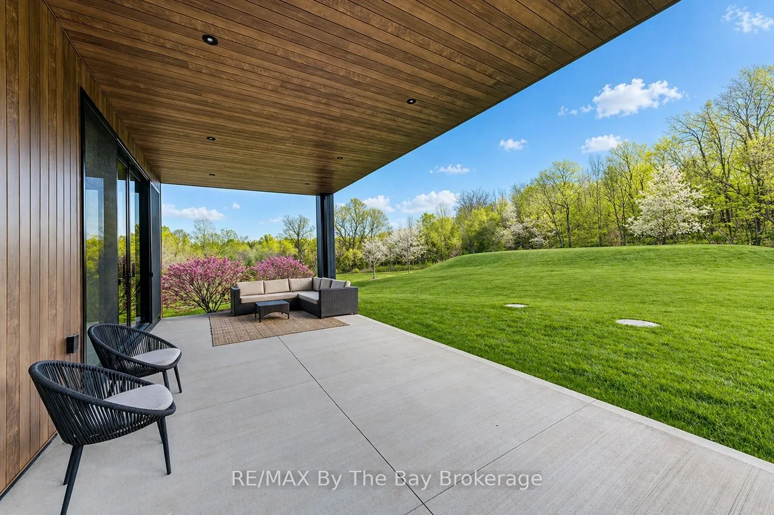 18 Raintree Court
