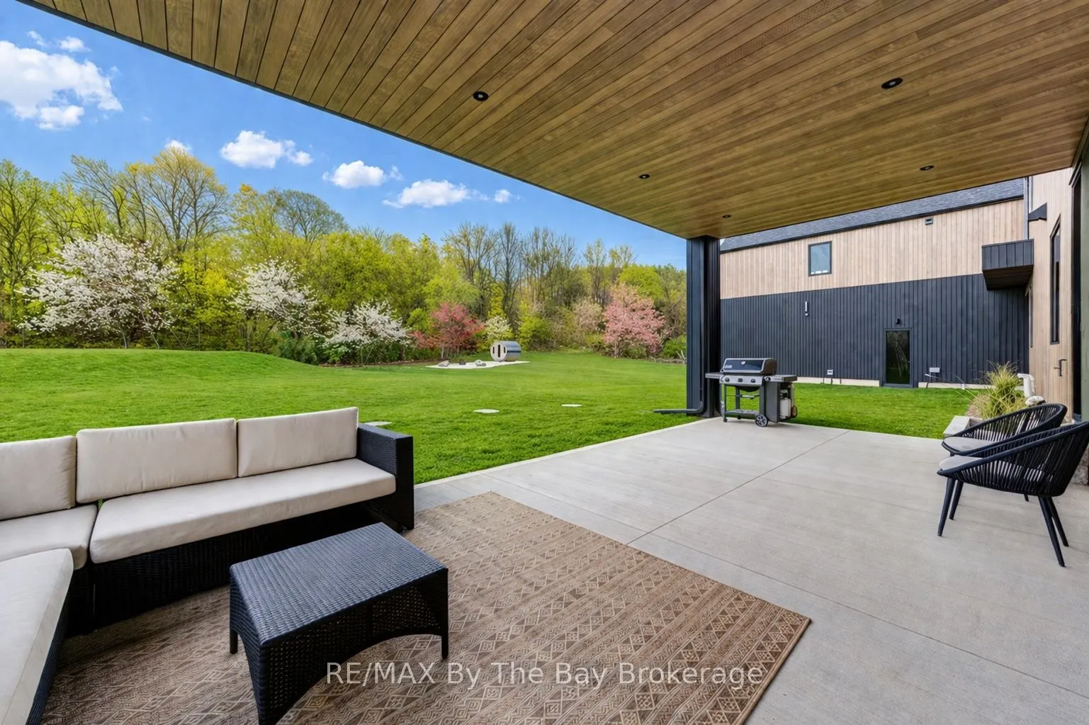 18 Raintree Court