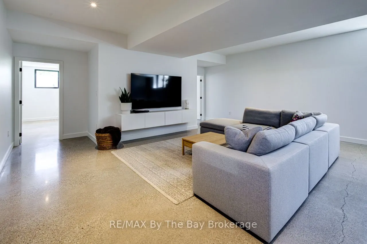 18 Raintree Court