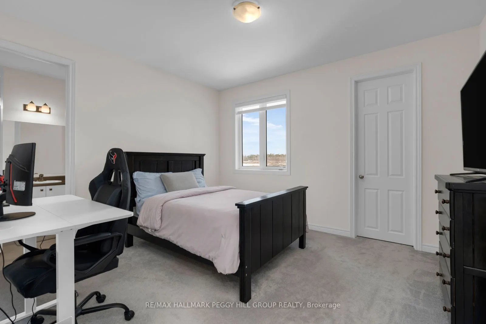 113 Rugman Crescent