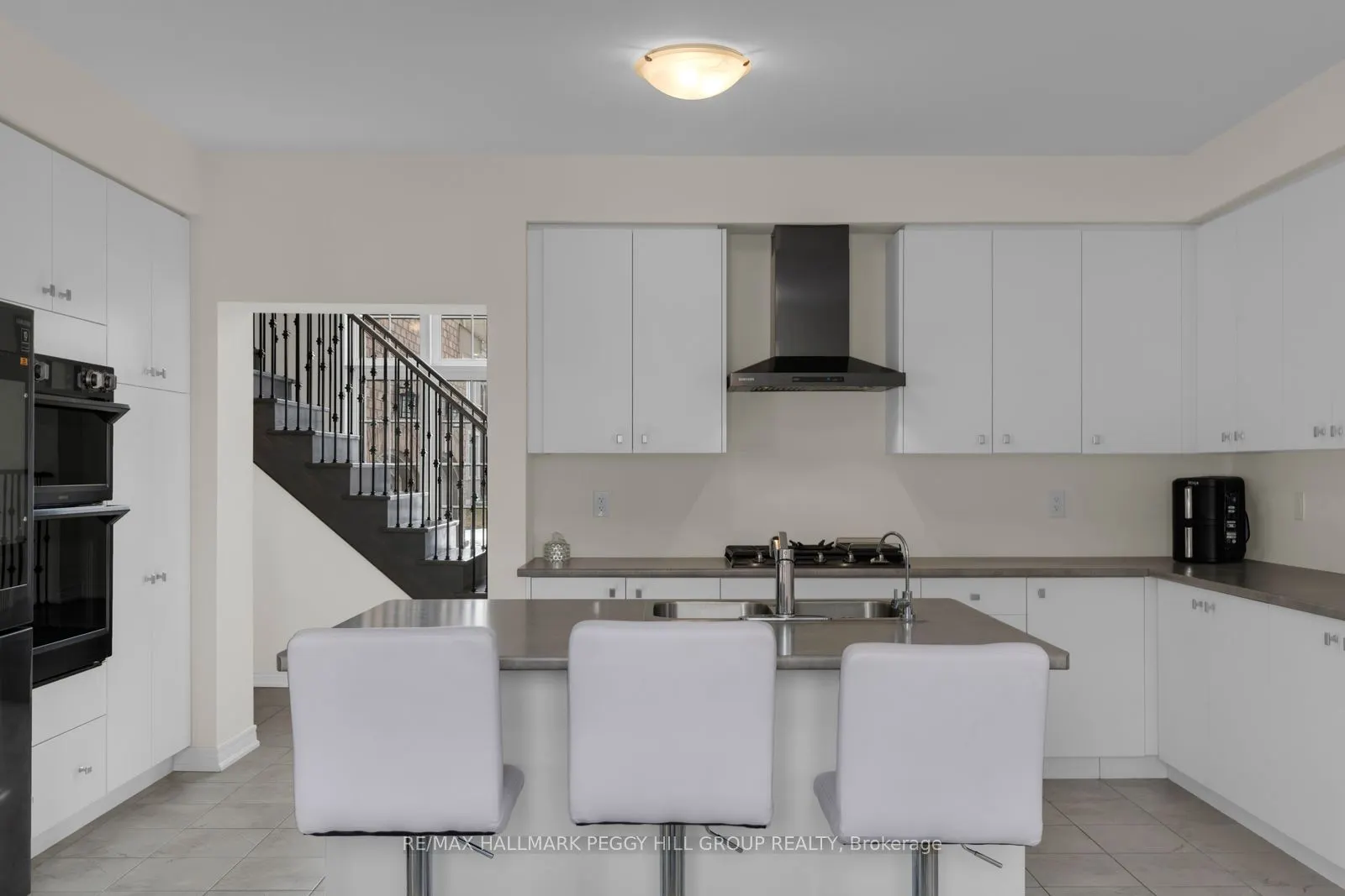 113 Rugman Crescent