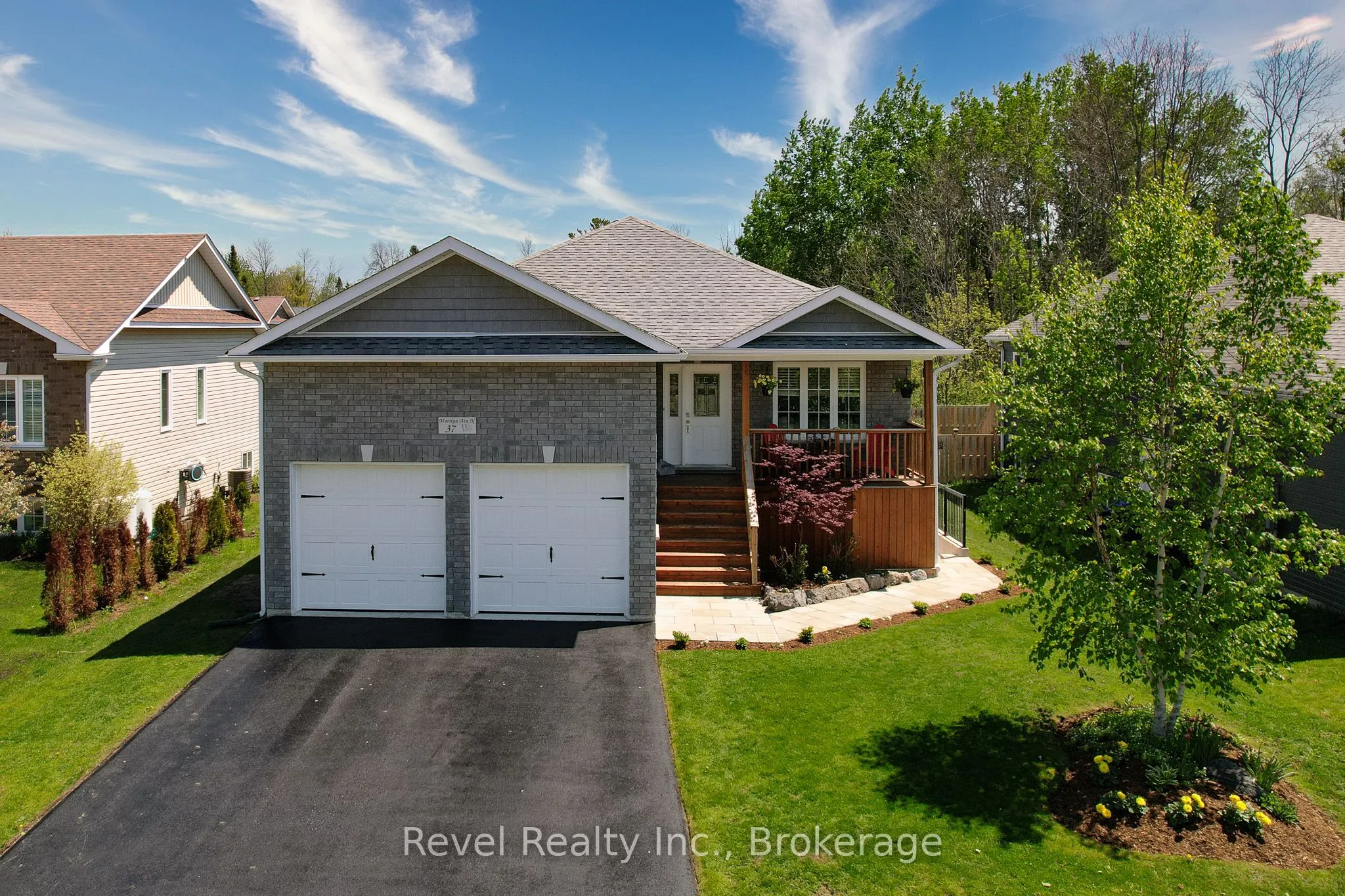 37 Marilyn Avenue N
