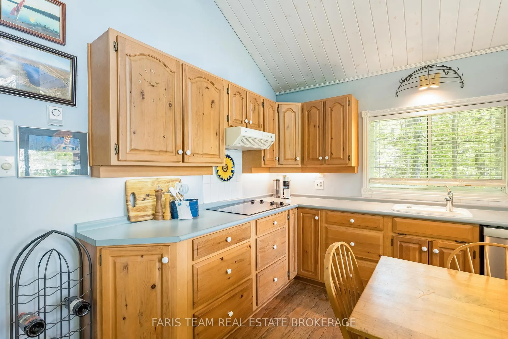 112 Farlain Lake Road E