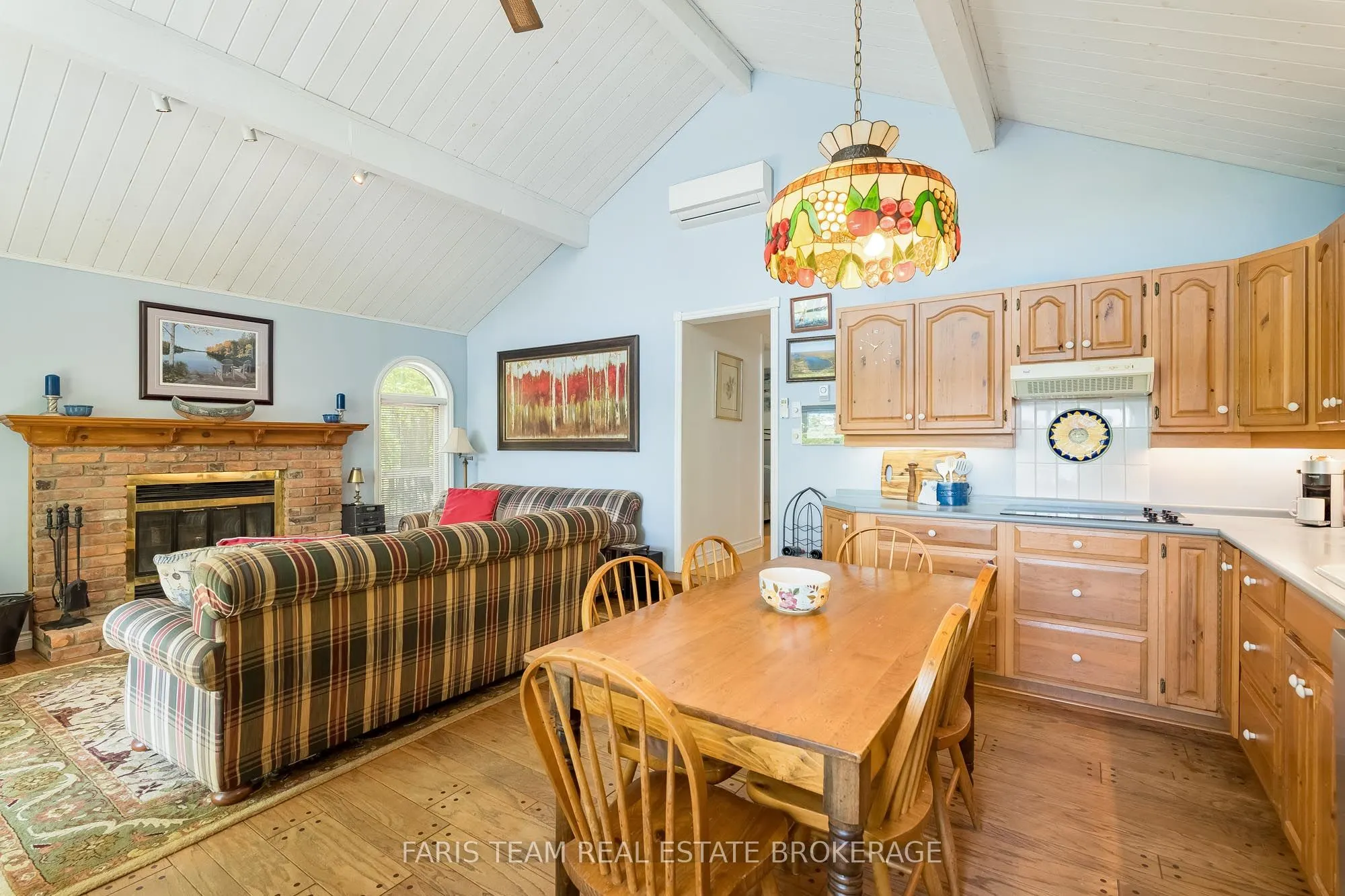 112 Farlain Lake Road E