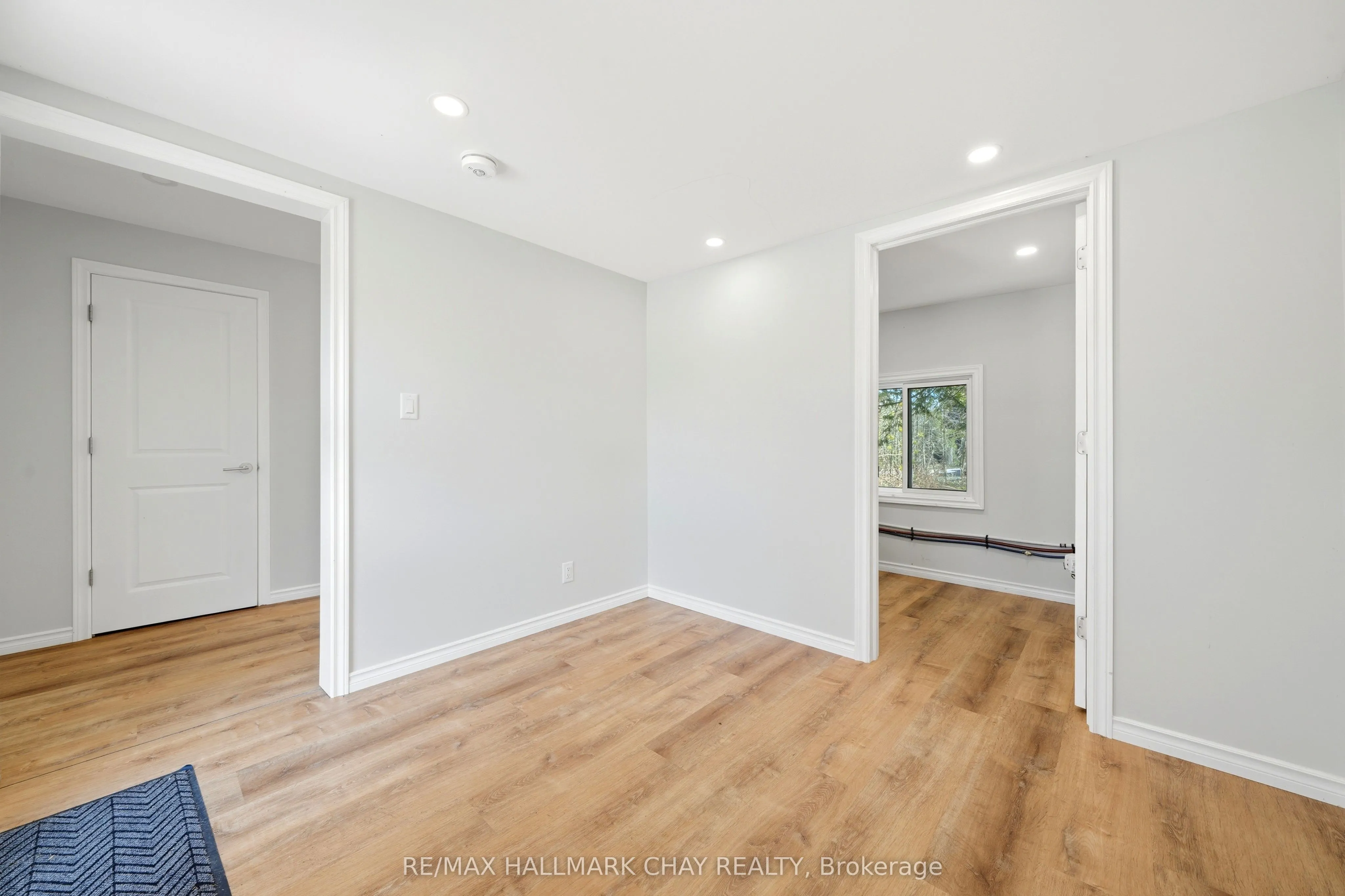 71 Lakeshore Road E