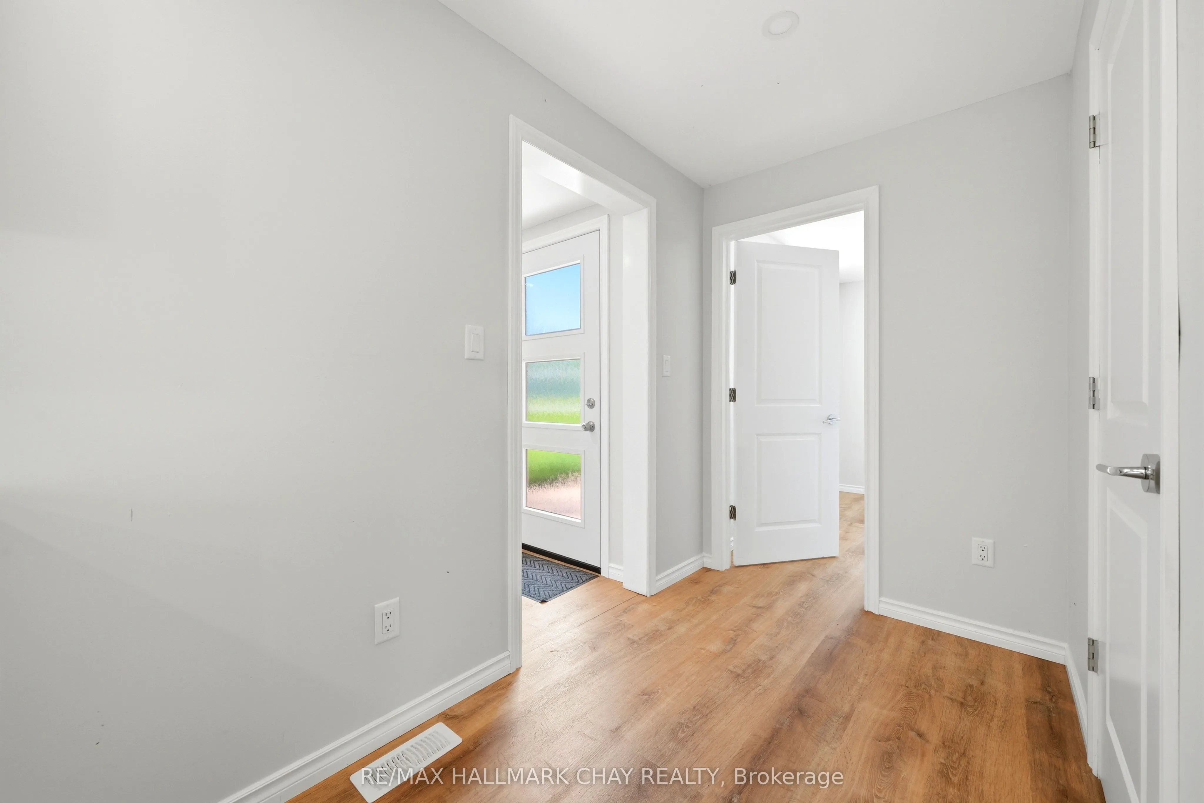 71 Lakeshore Road E