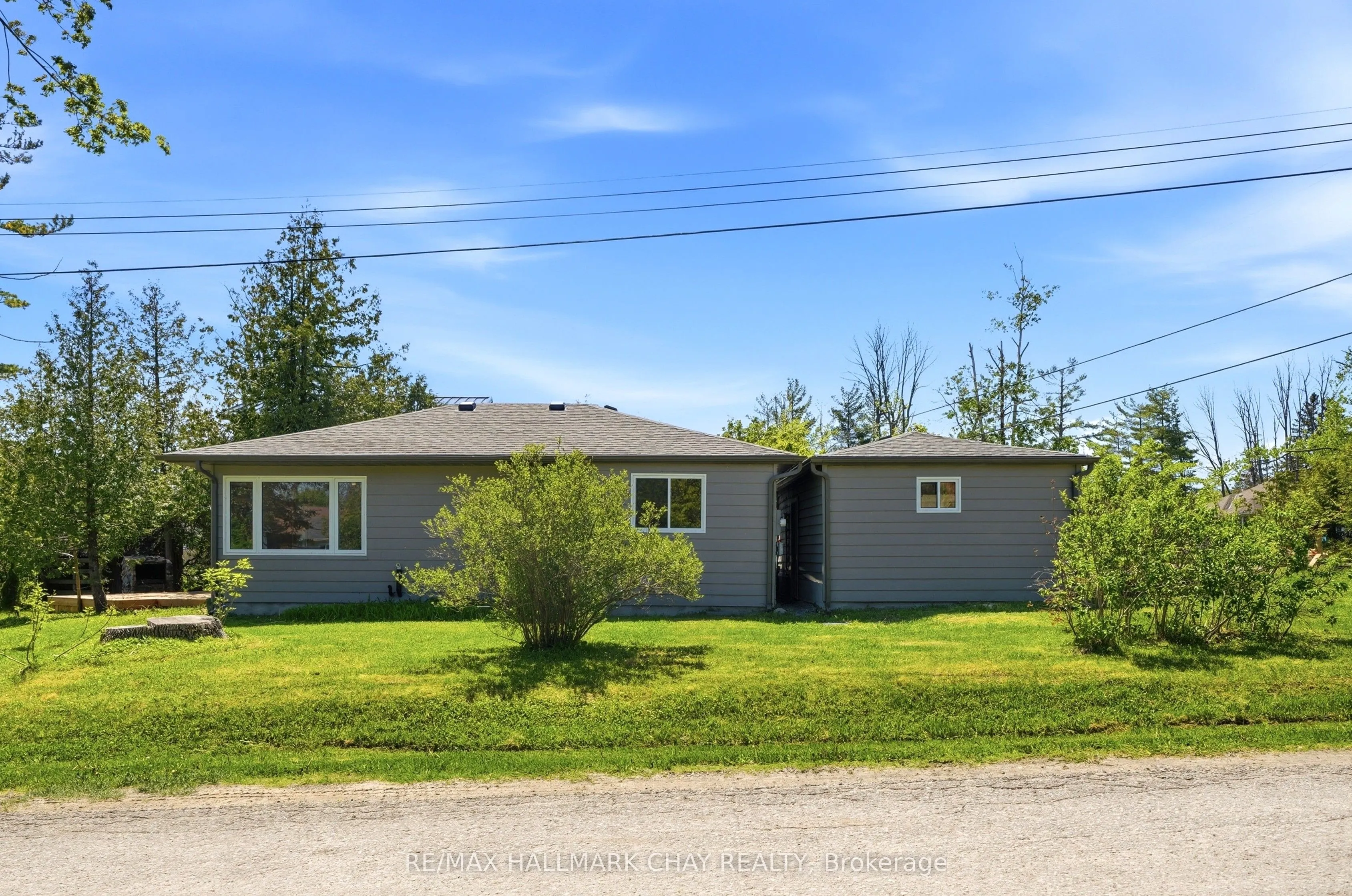 71 Lakeshore Road E