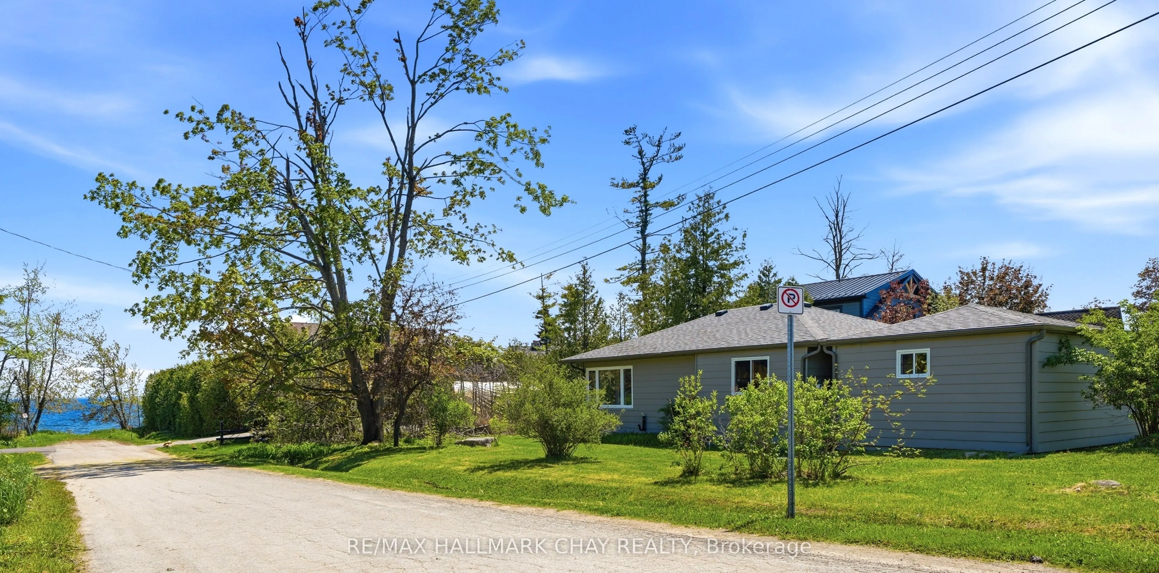 71 Lakeshore Road E