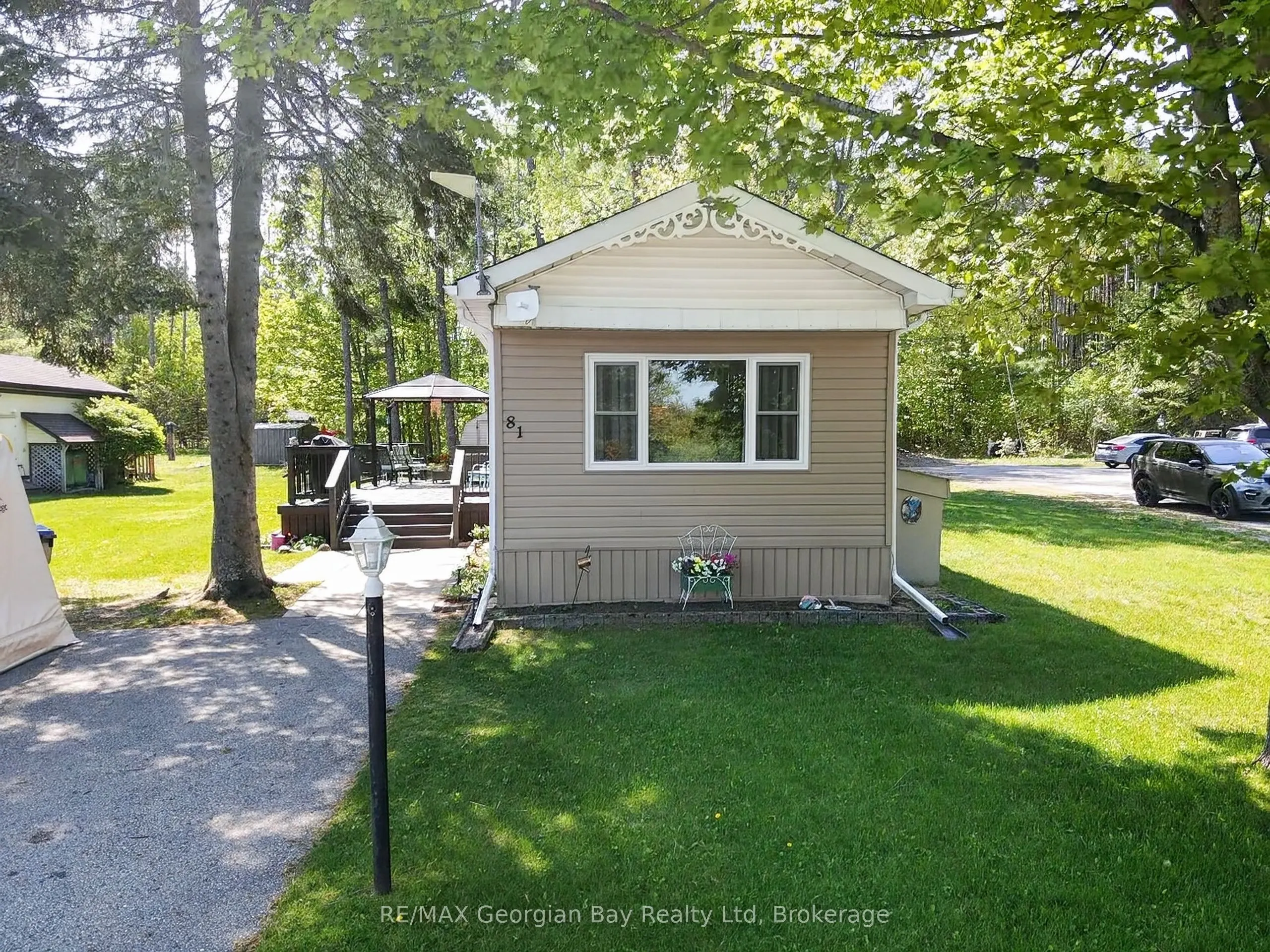 5263 Elliott Side Road #81