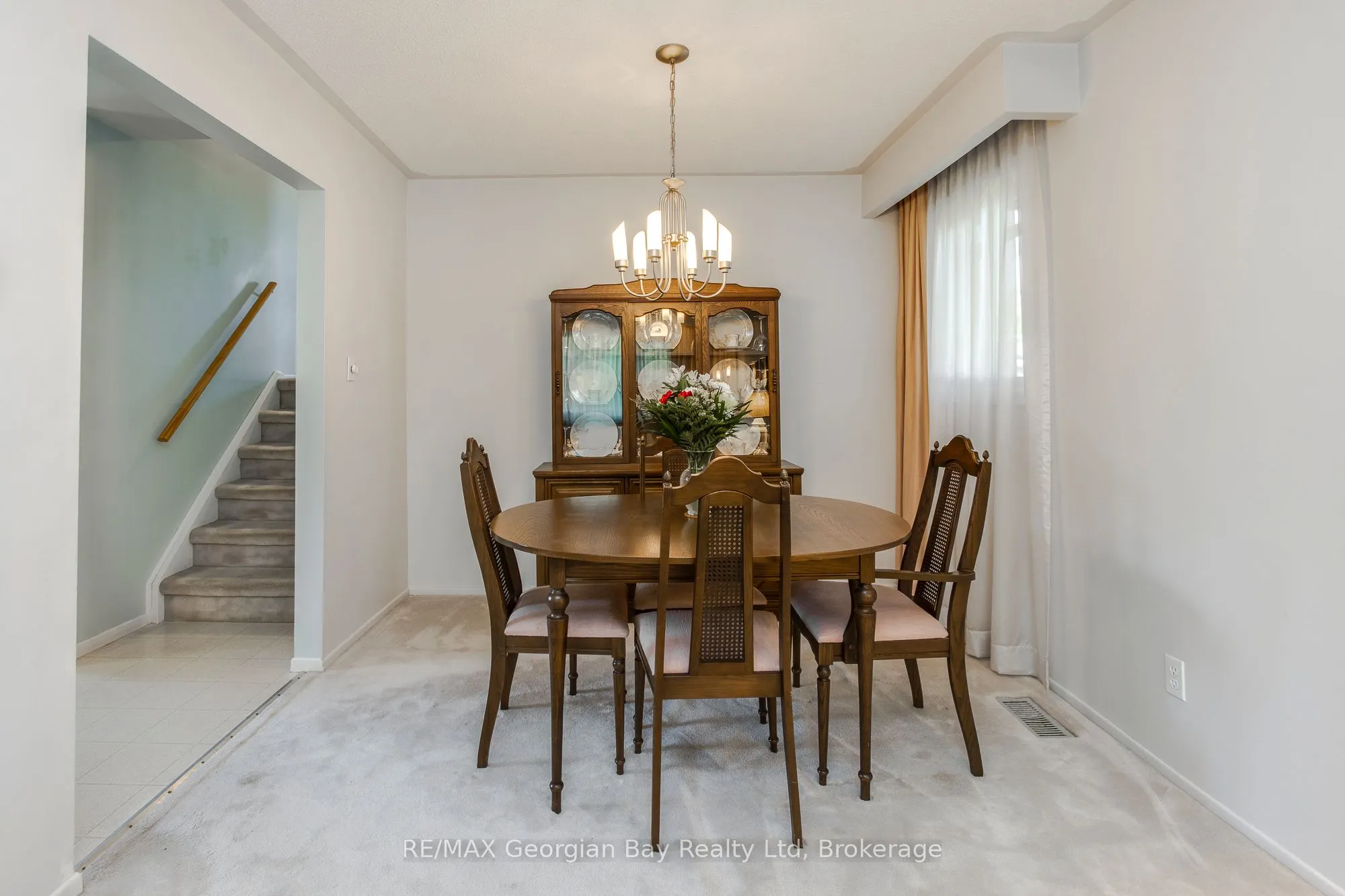 1010 Glen Eagles Crescent