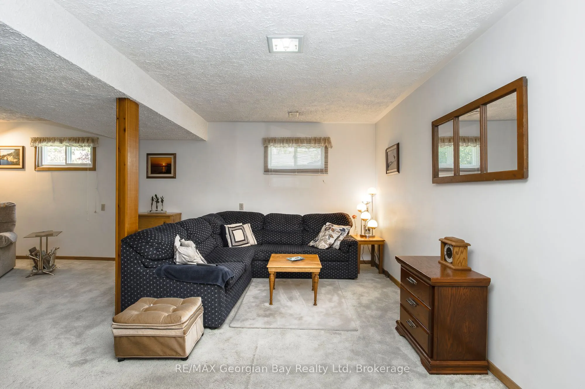 1010 Glen Eagles Crescent