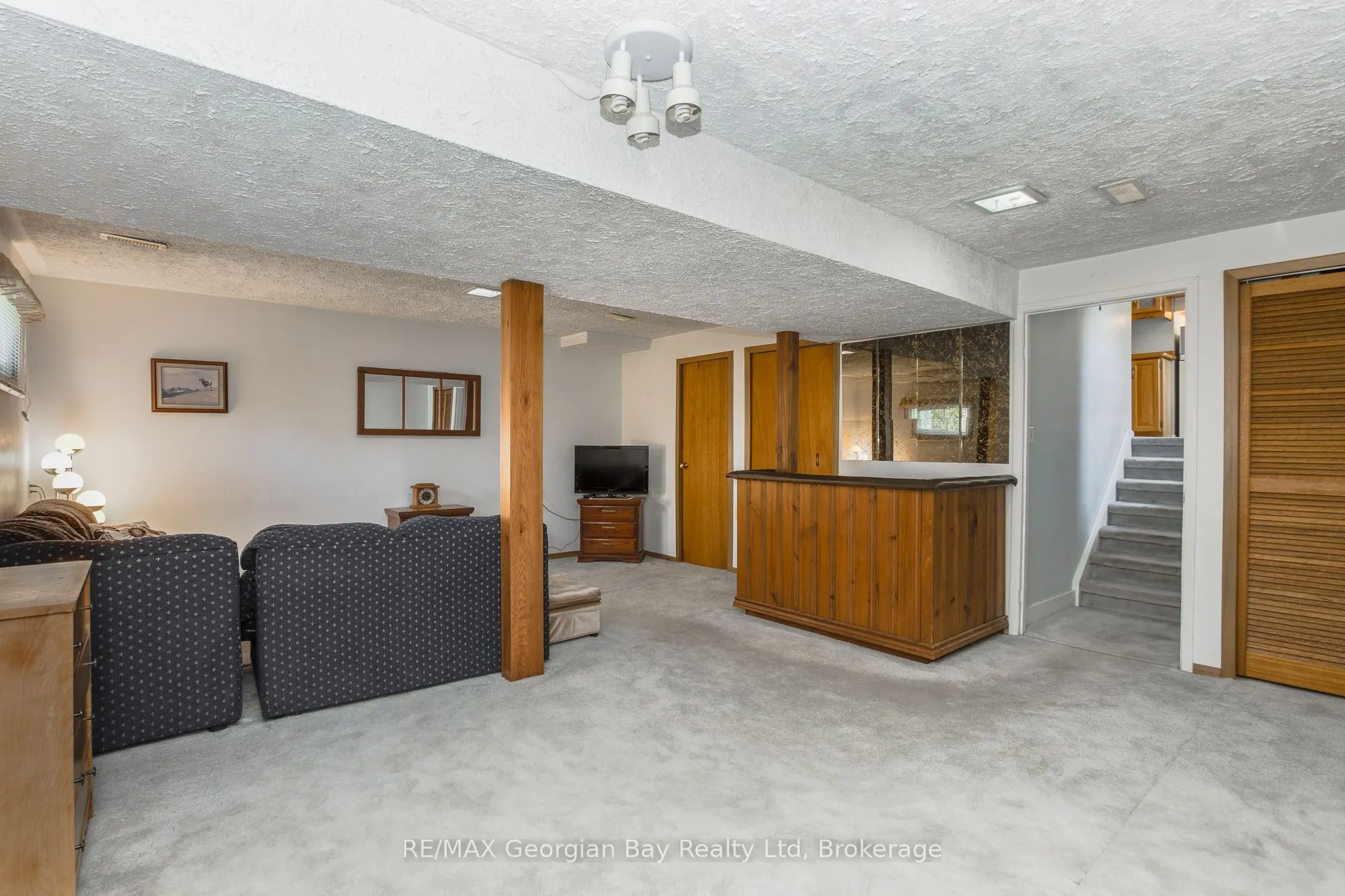 1010 Glen Eagles Crescent