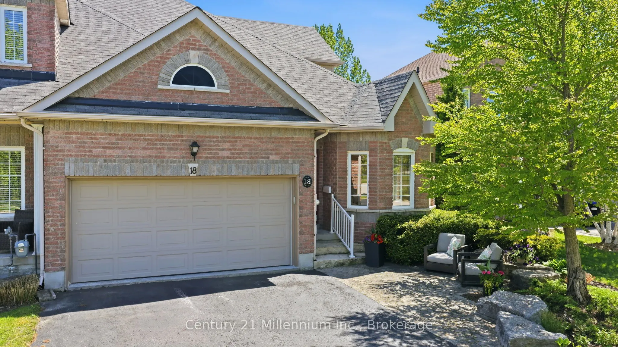 18 Thomas Drive