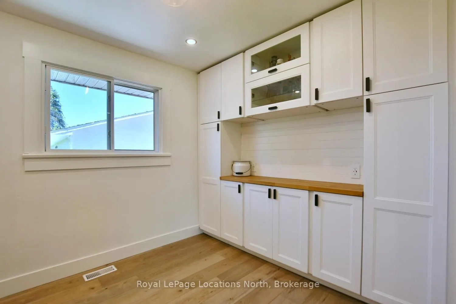 56 BATTEAUX Road