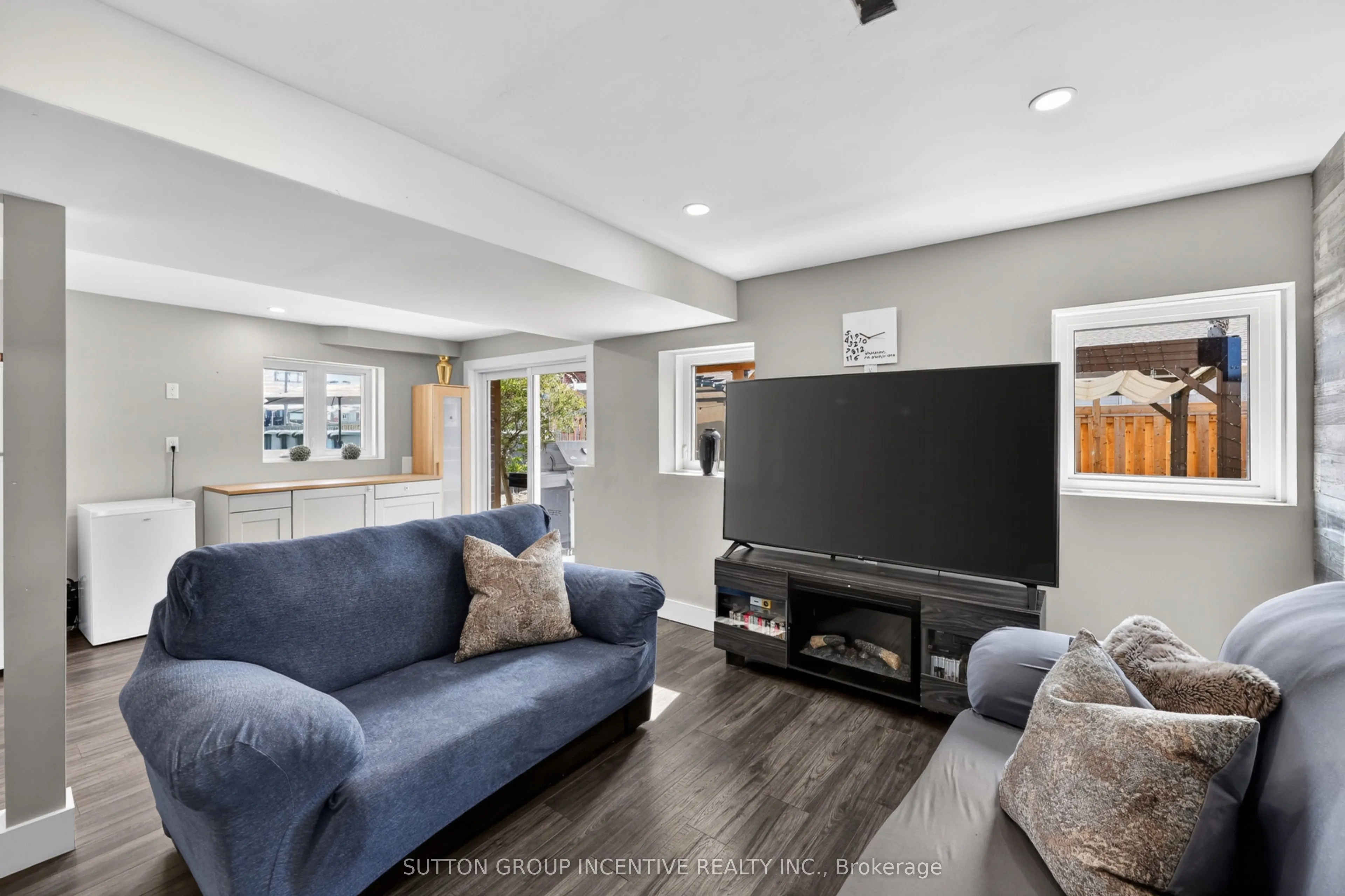 60 Succession Crescent