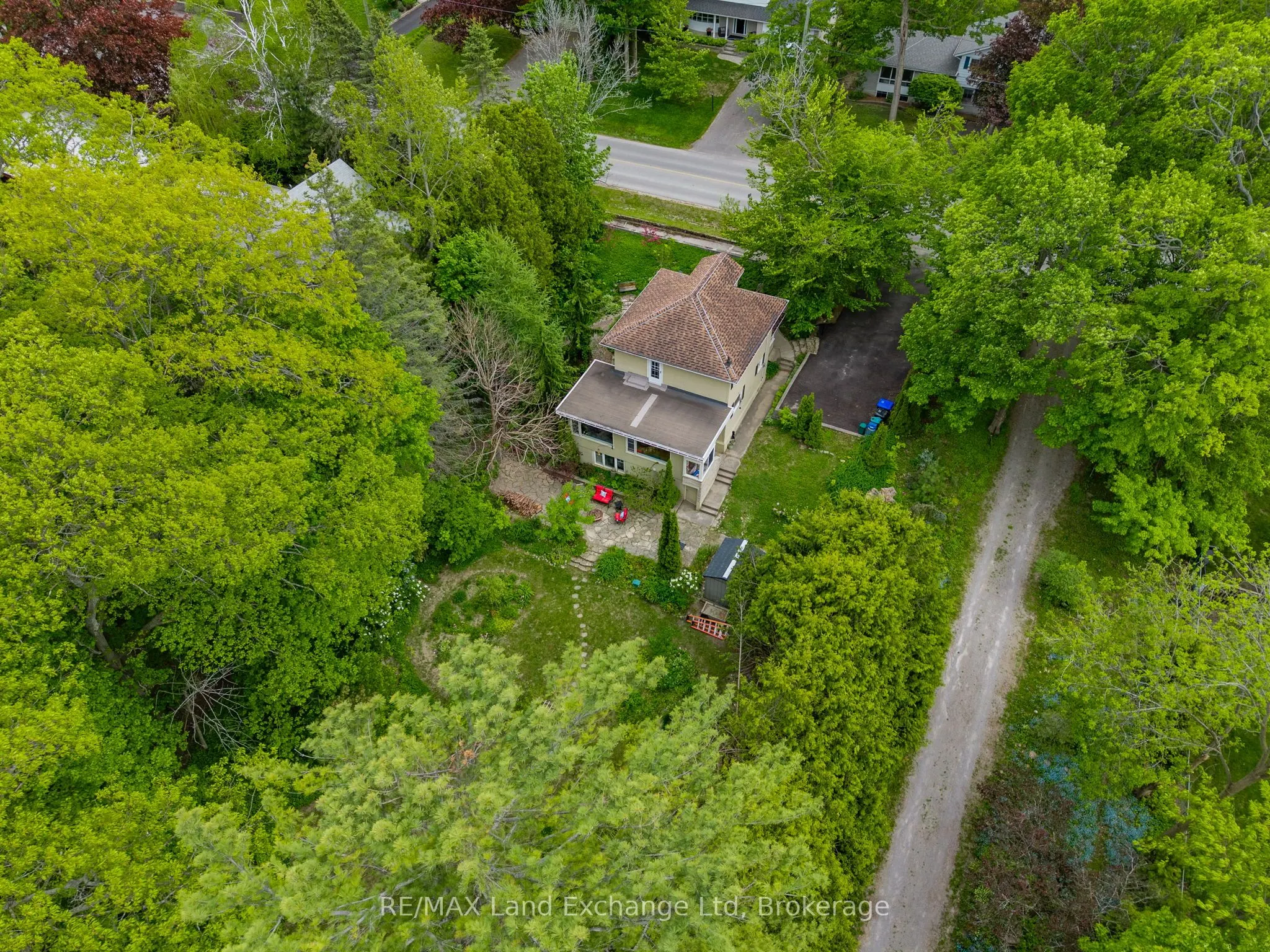 836 Victoria Street