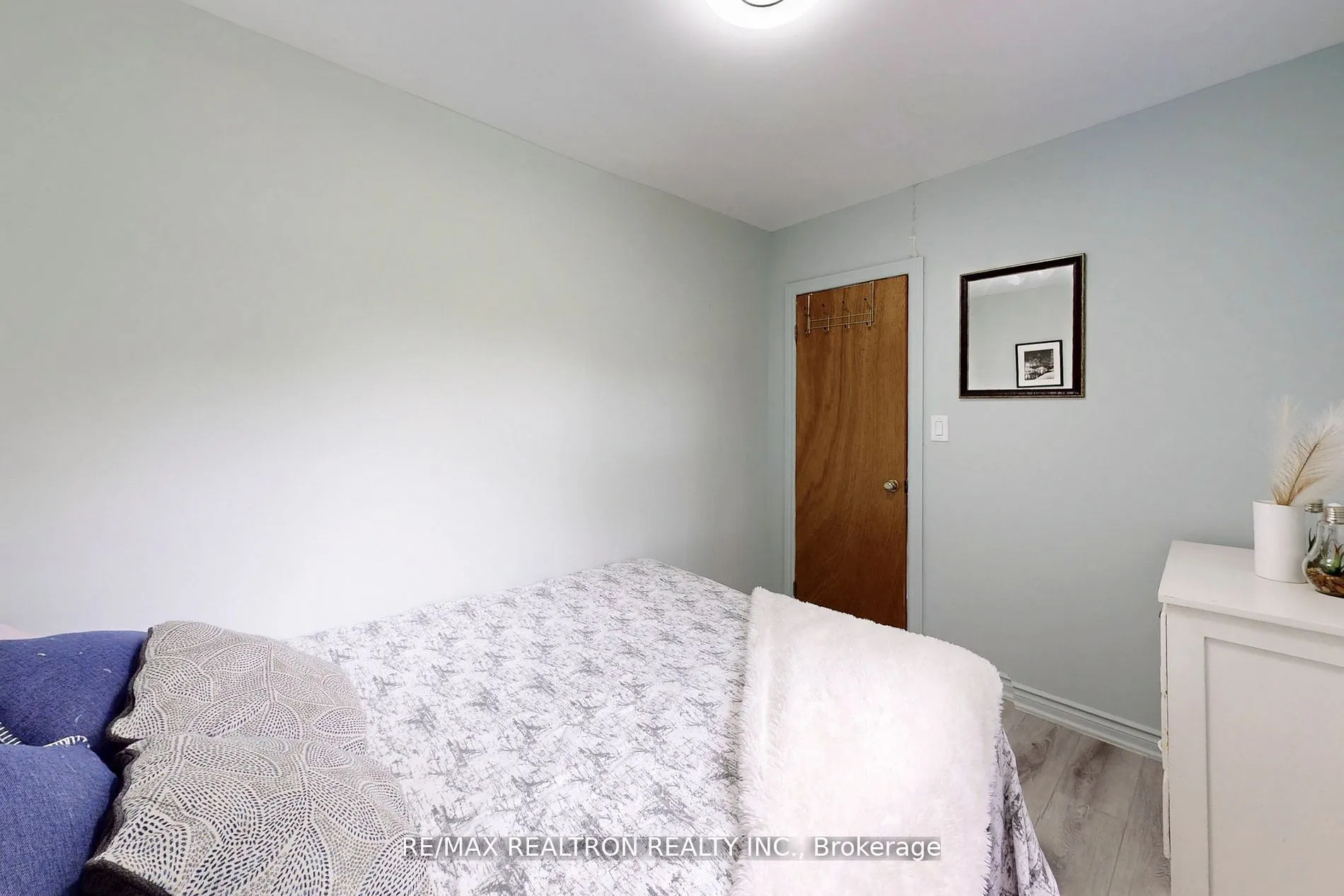 6090 Sheba Drive