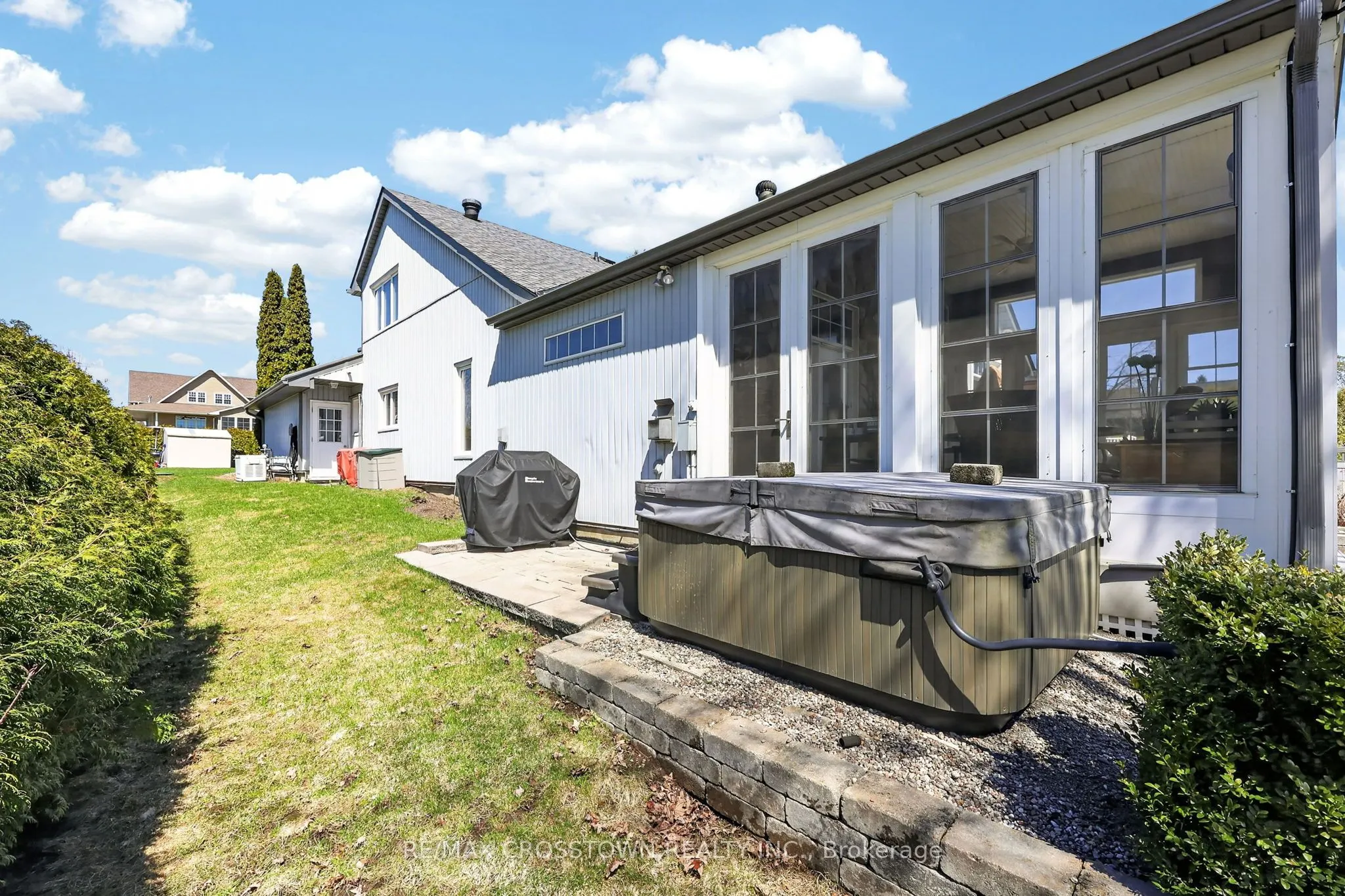 167 Lakeshore Road W