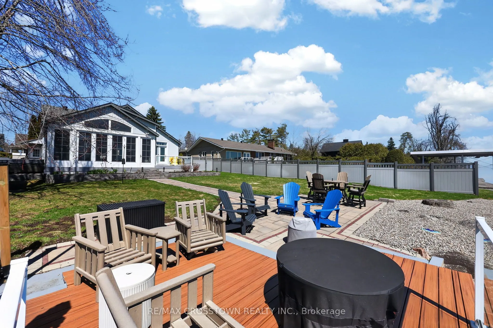 167 Lakeshore Road W