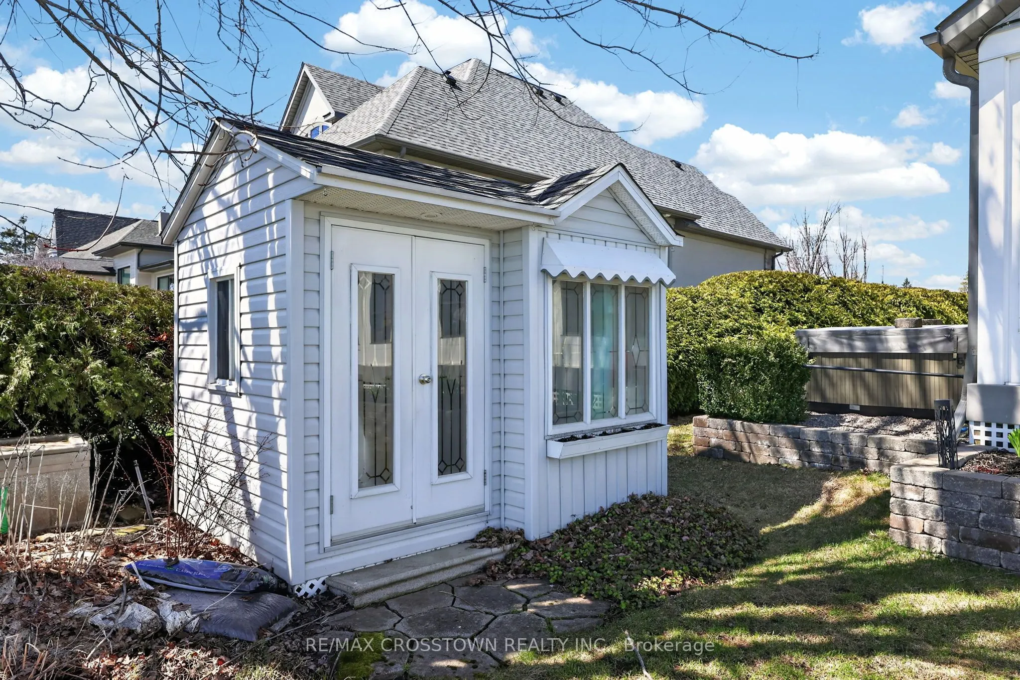 167 Lakeshore Road W