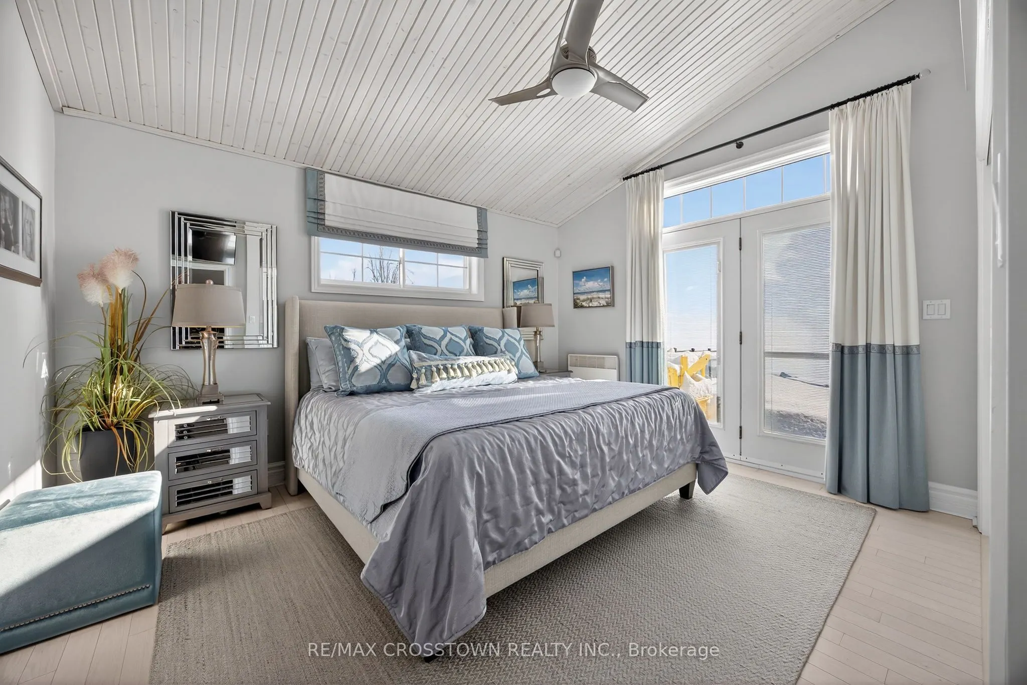 167 Lakeshore Road W