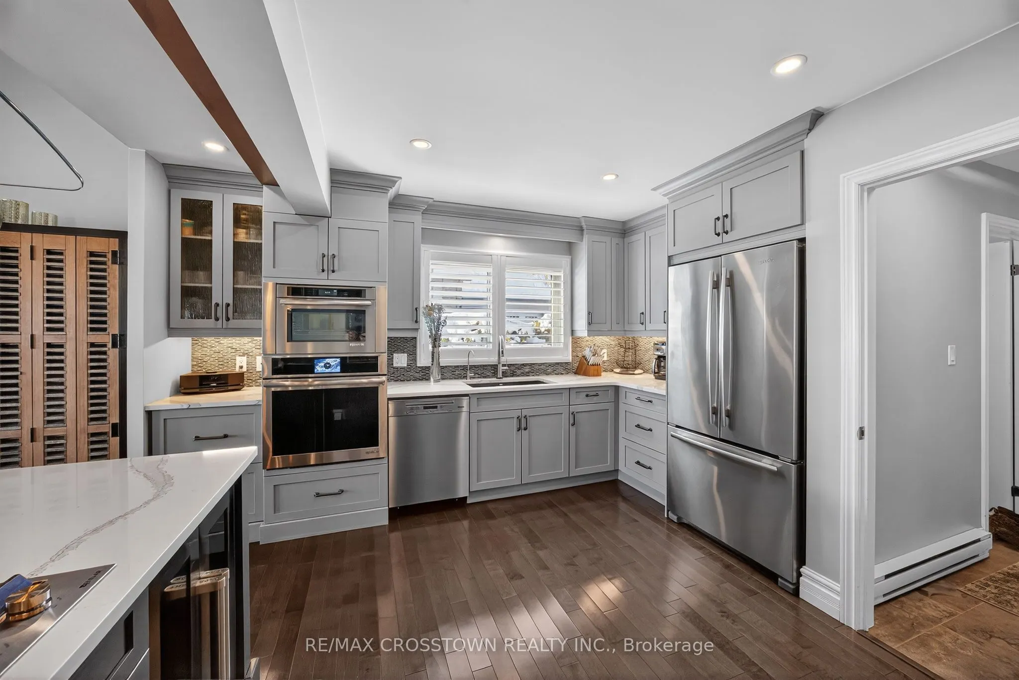 167 Lakeshore Road W