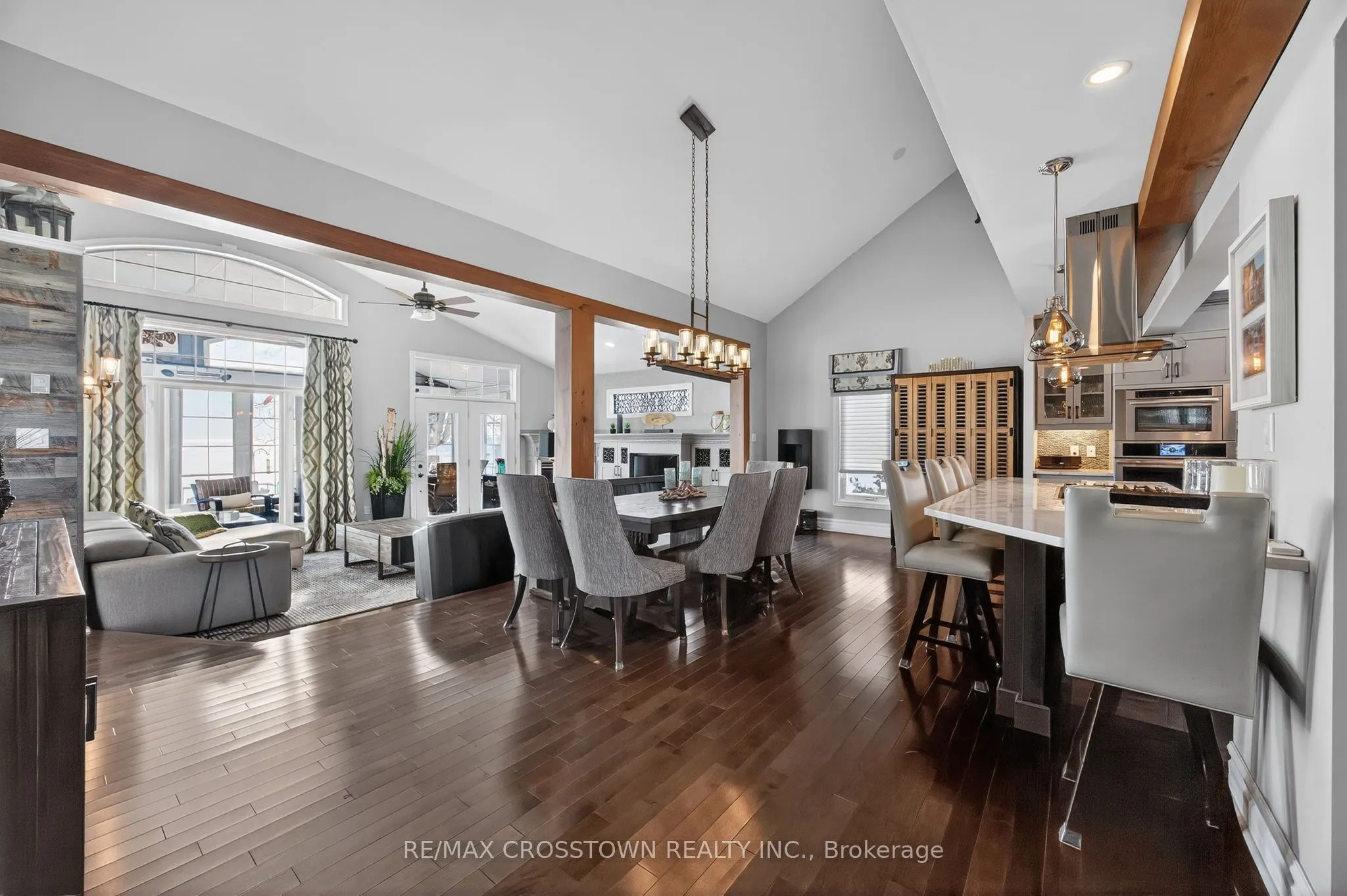 167 Lakeshore Road W
