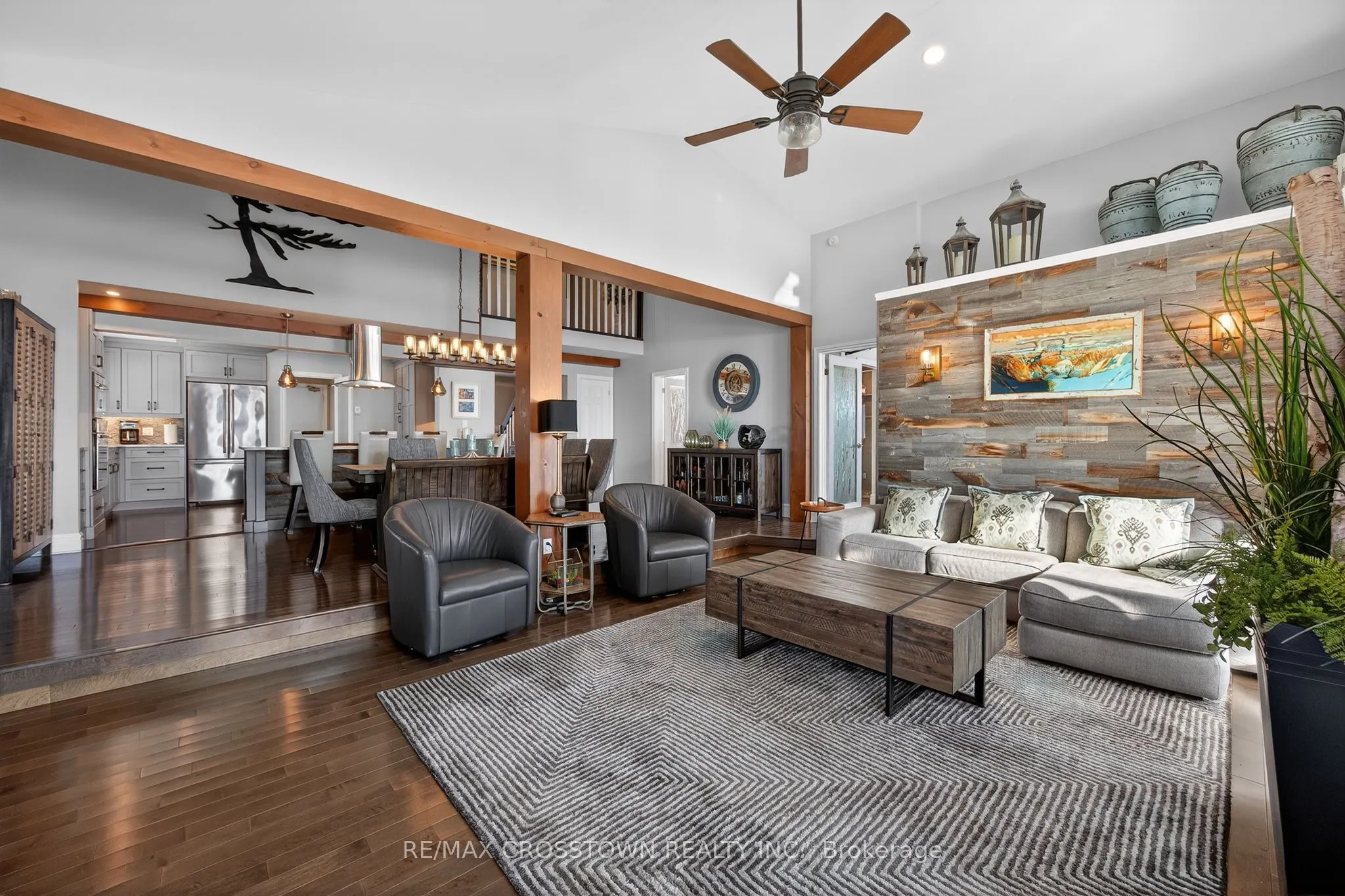 167 Lakeshore Road W