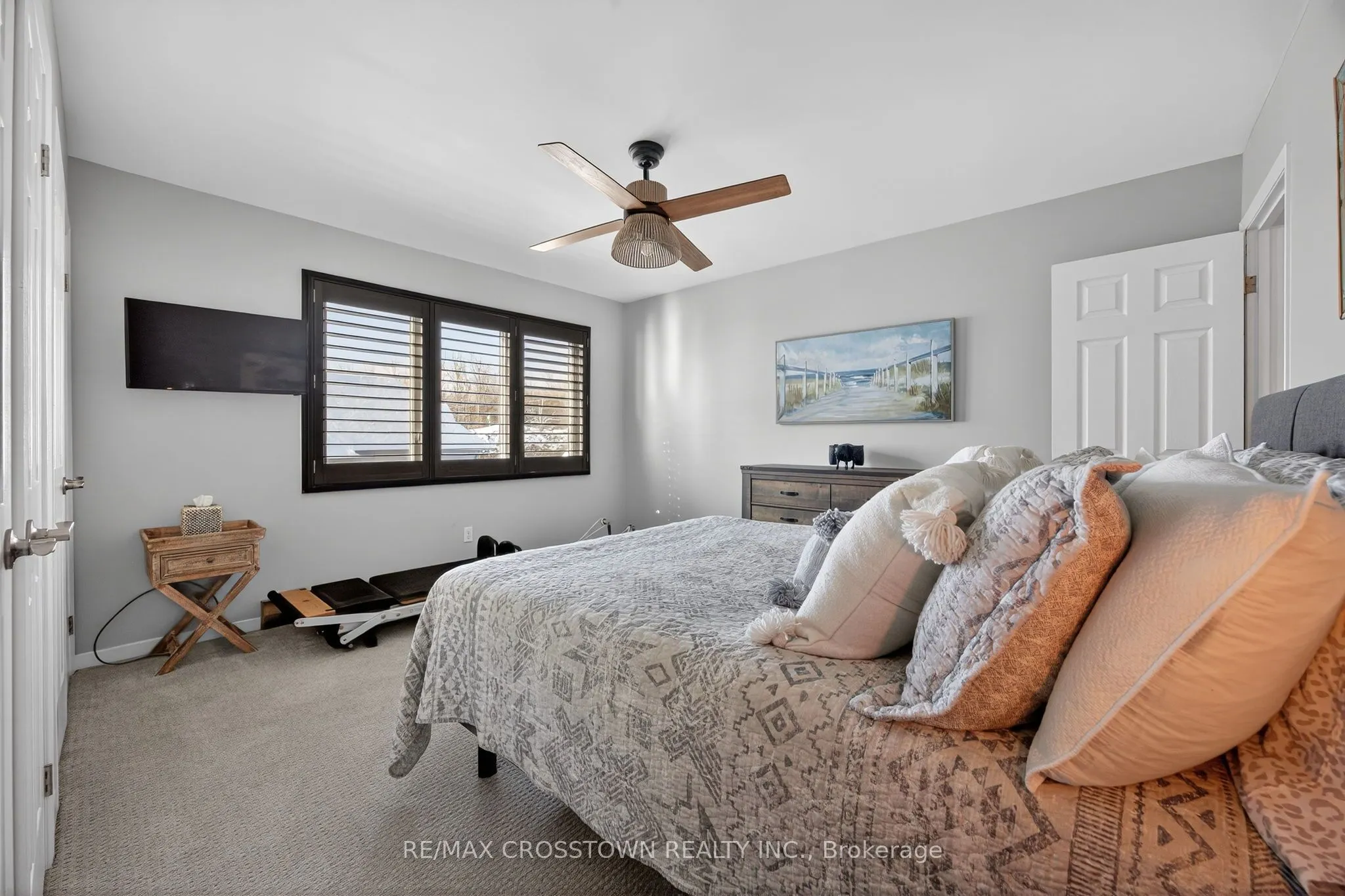 167 Lakeshore Road W
