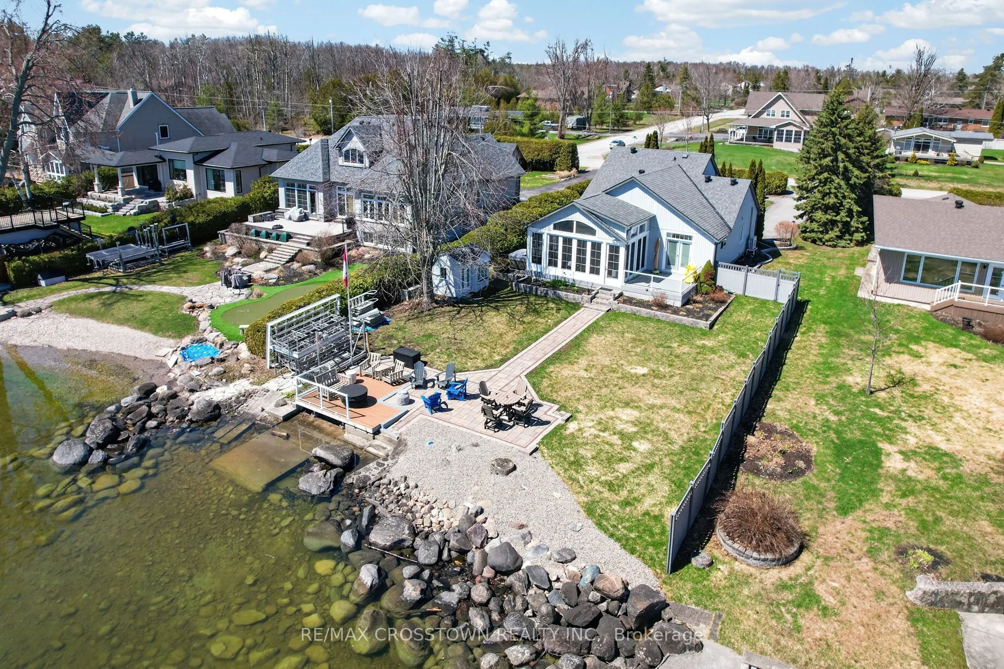 167 Lakeshore Road W