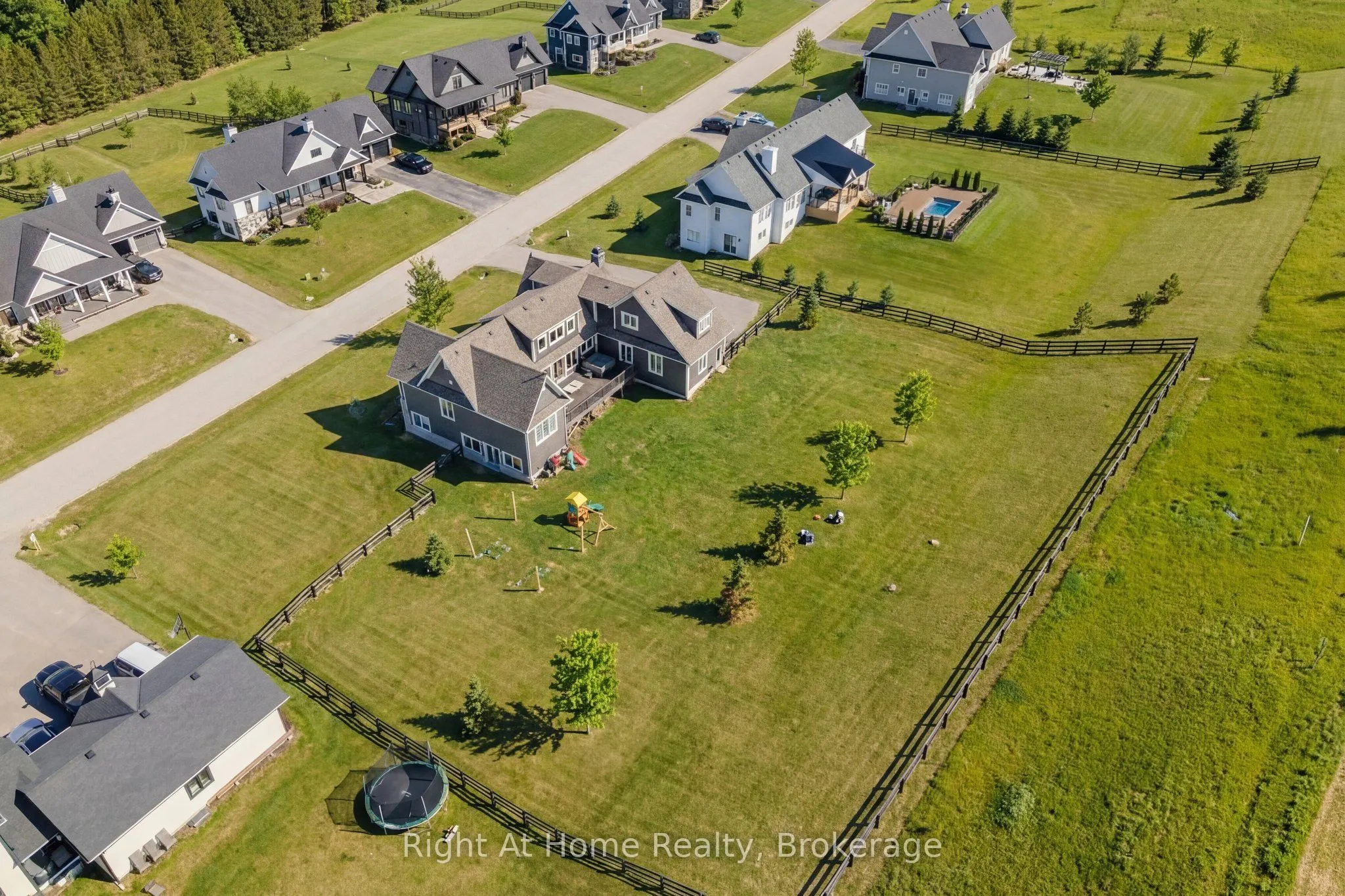 16 Gelderland Crescent