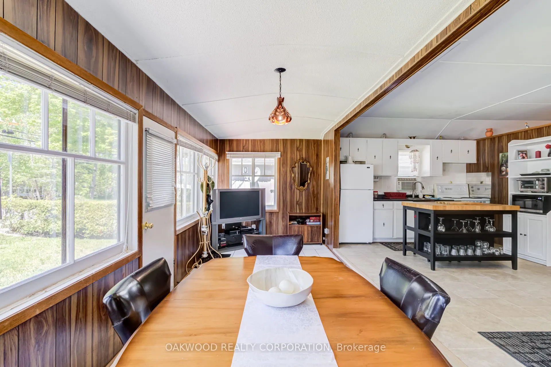 1981 Tiny Beaches Road S