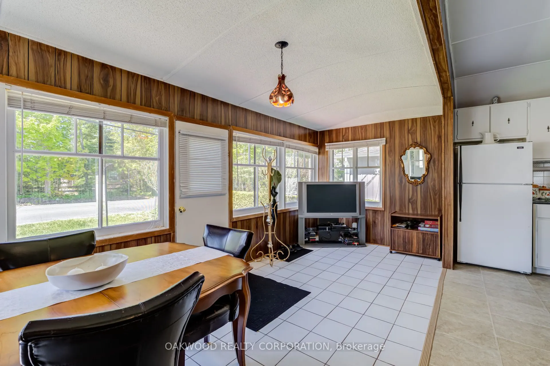 1981 Tiny Beaches Road S