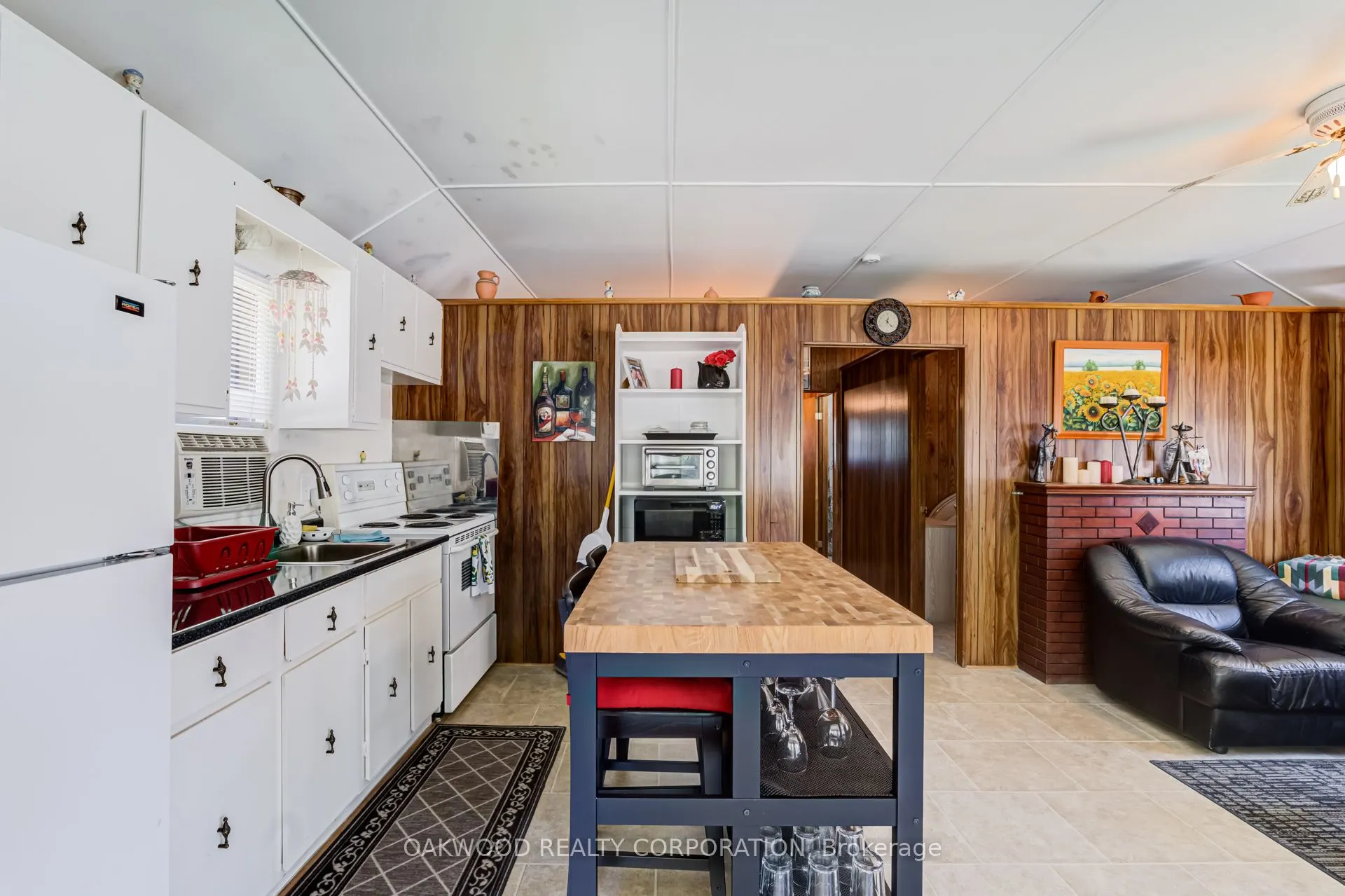 1981 Tiny Beaches Road S