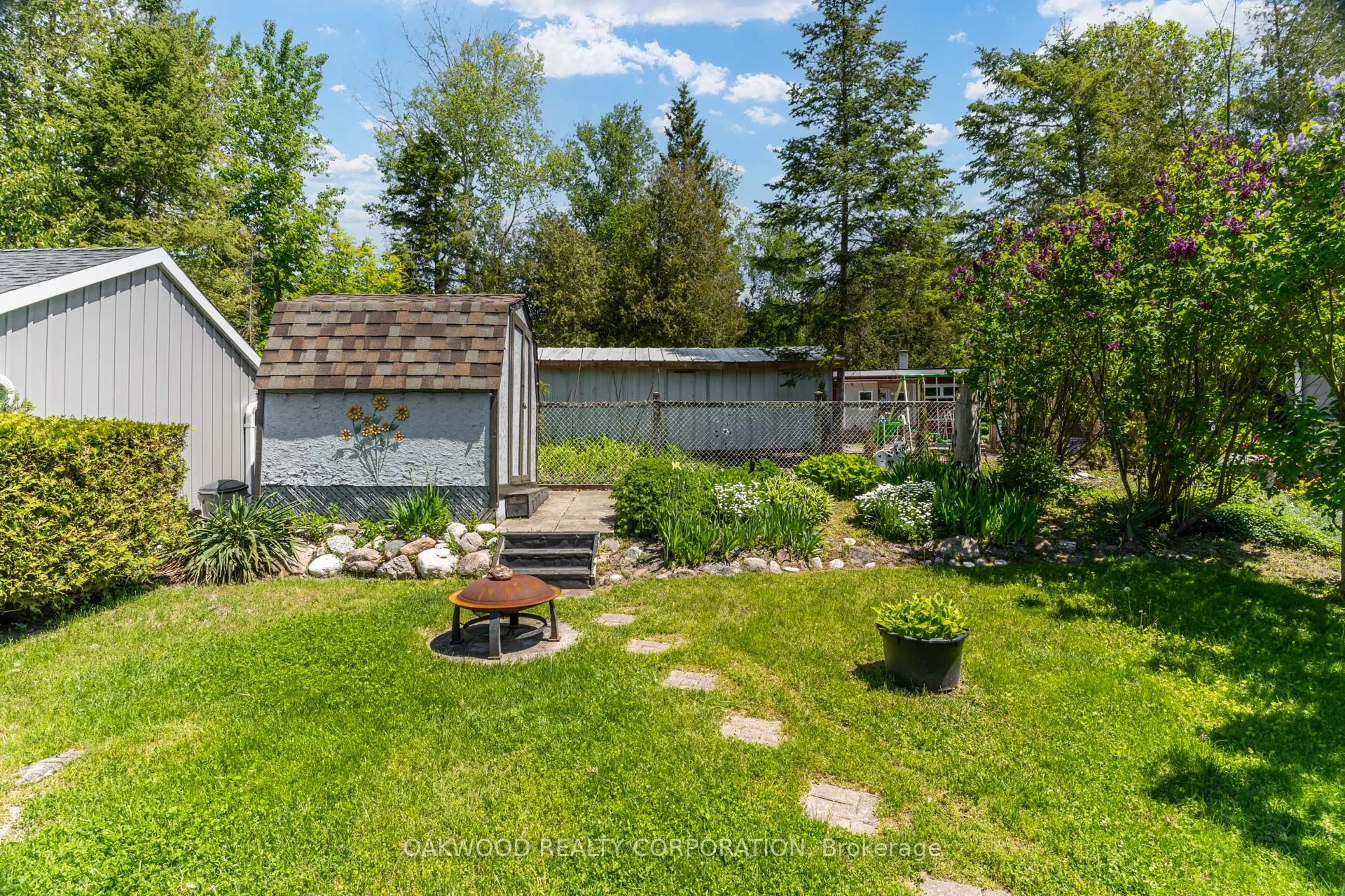 1981 Tiny Beaches Road S