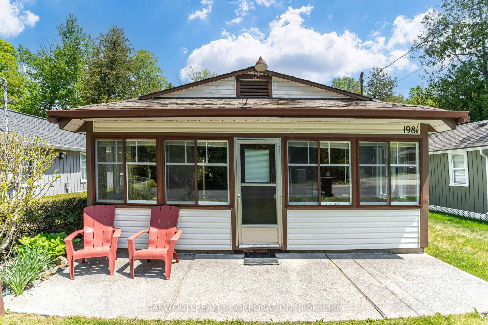 1981 Tiny Beaches Road S