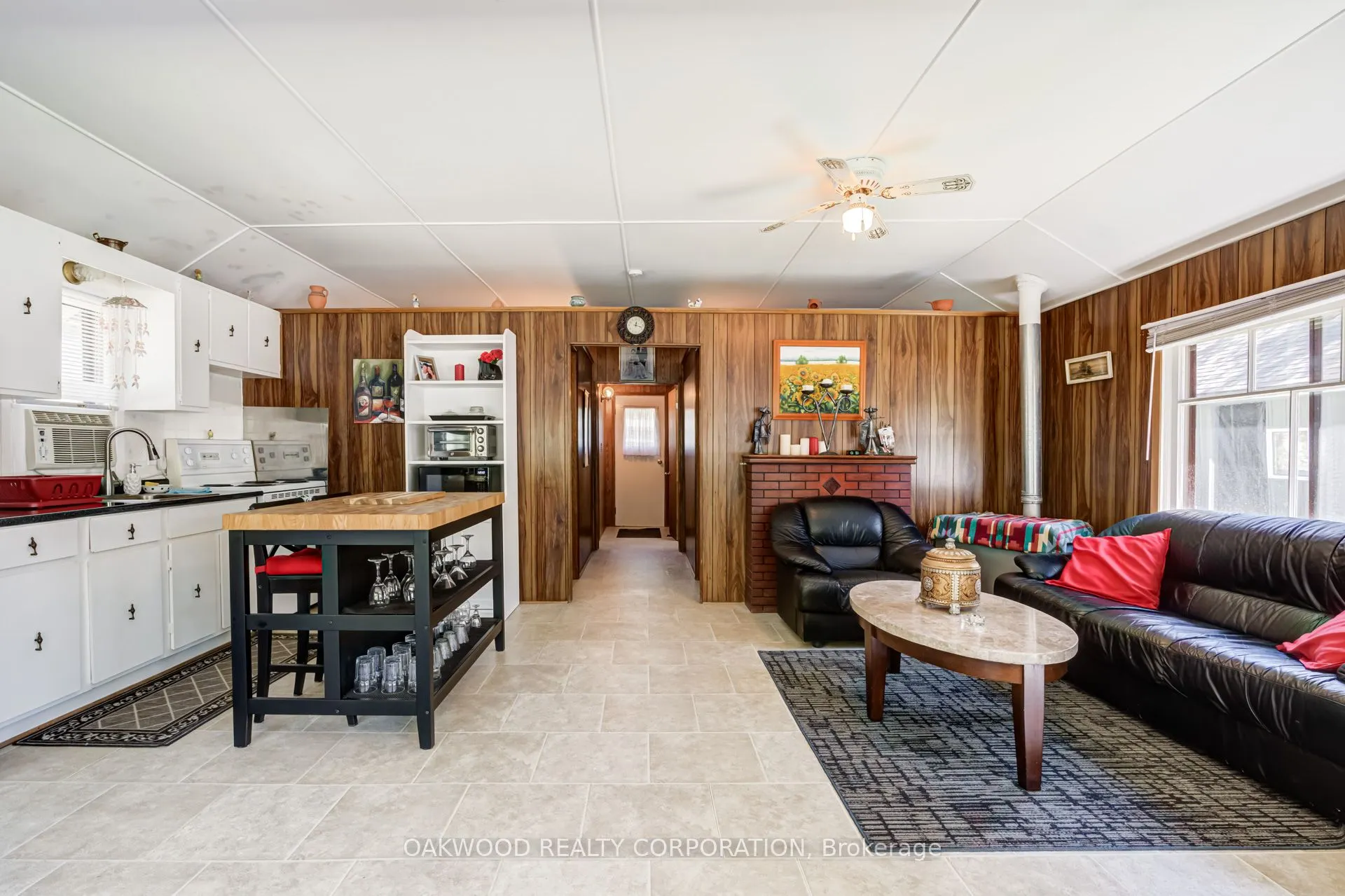 1981 Tiny Beaches Road S