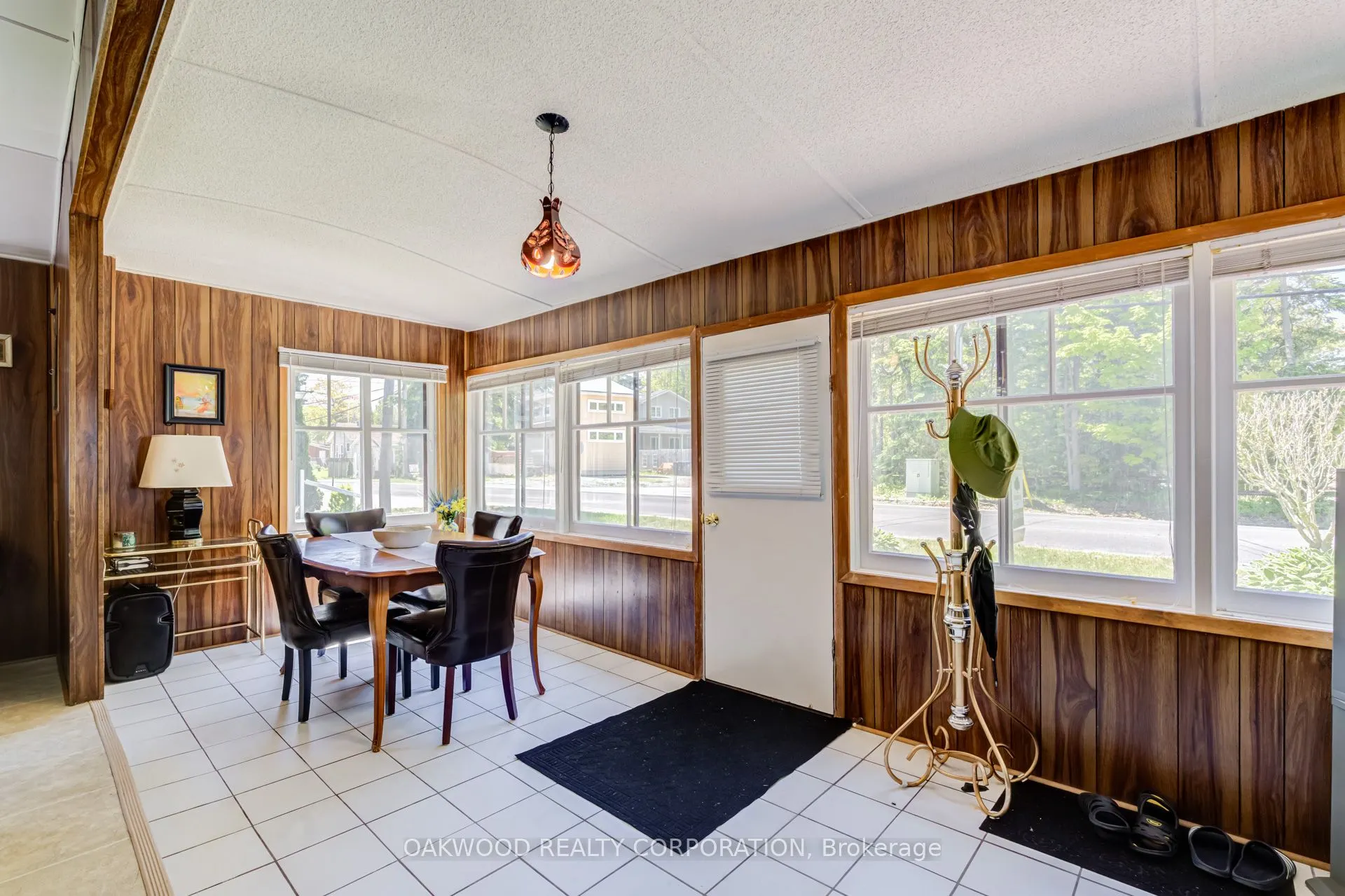 1981 Tiny Beaches Road S
