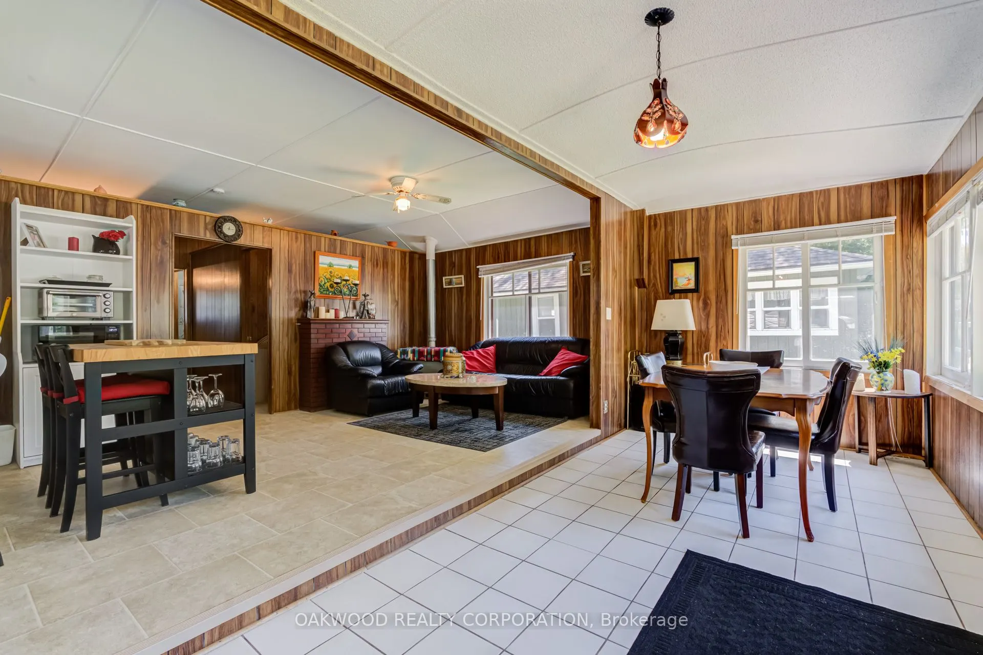 1981 Tiny Beaches Road S
