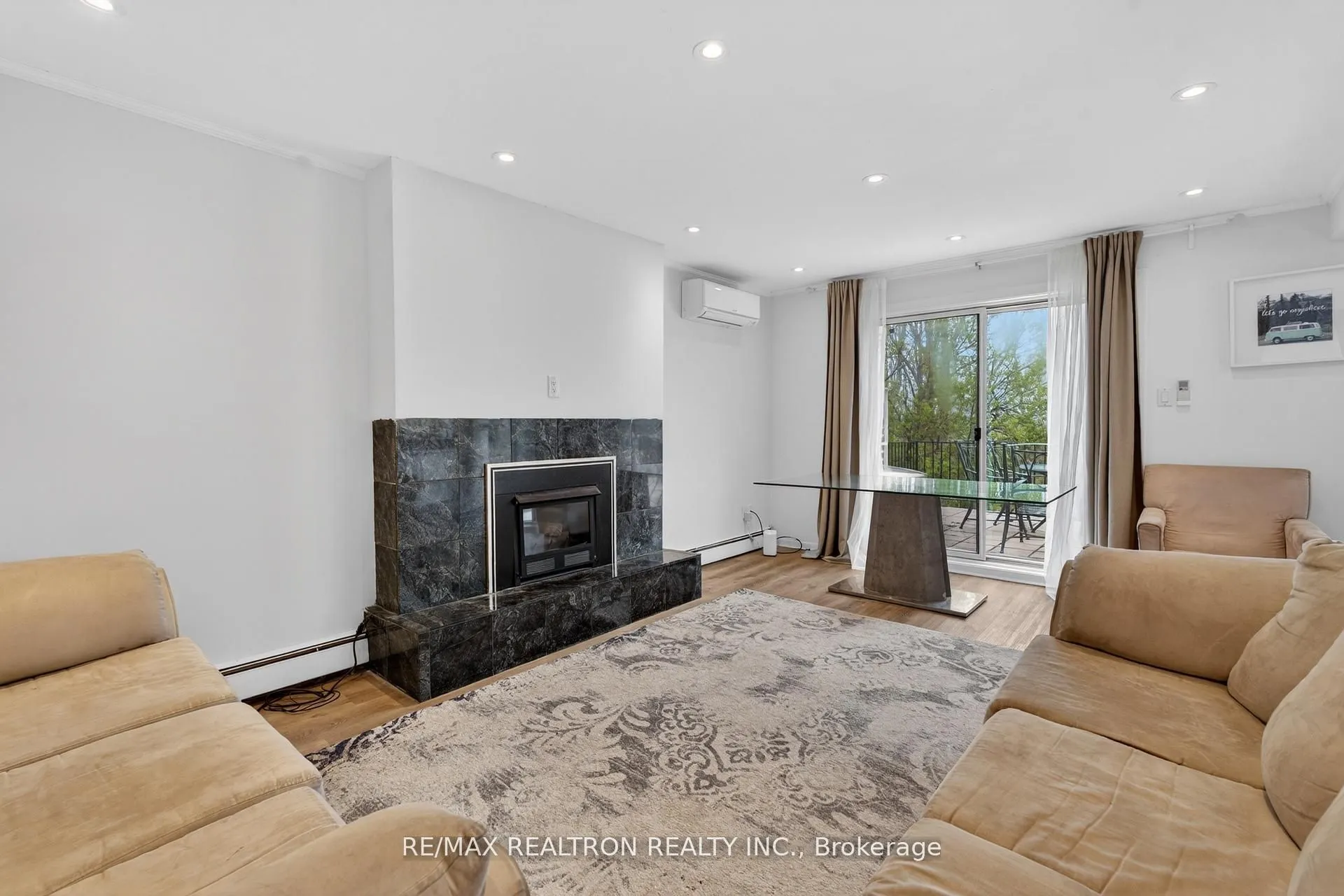 18 Debra Crescent
