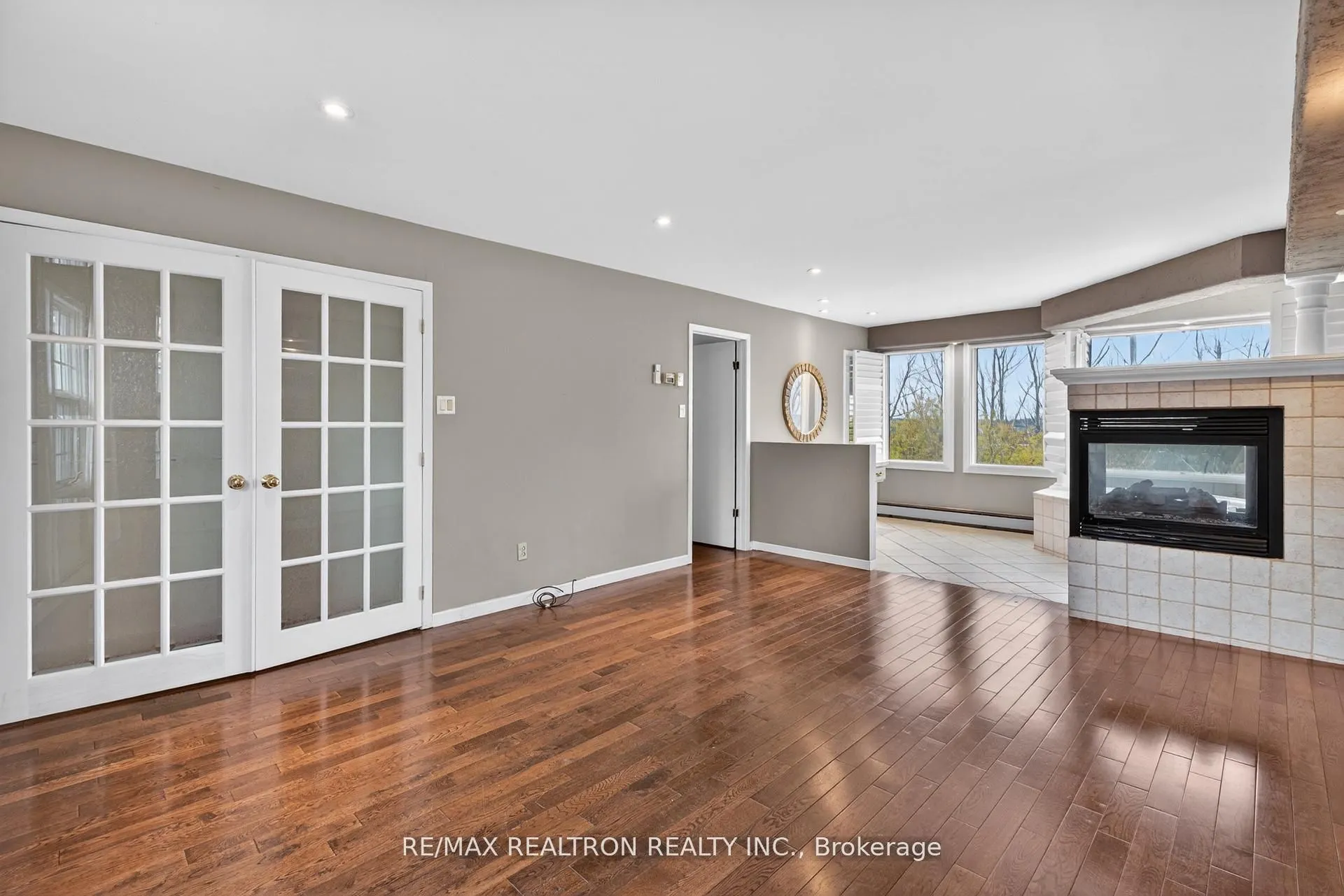 18 Debra Crescent