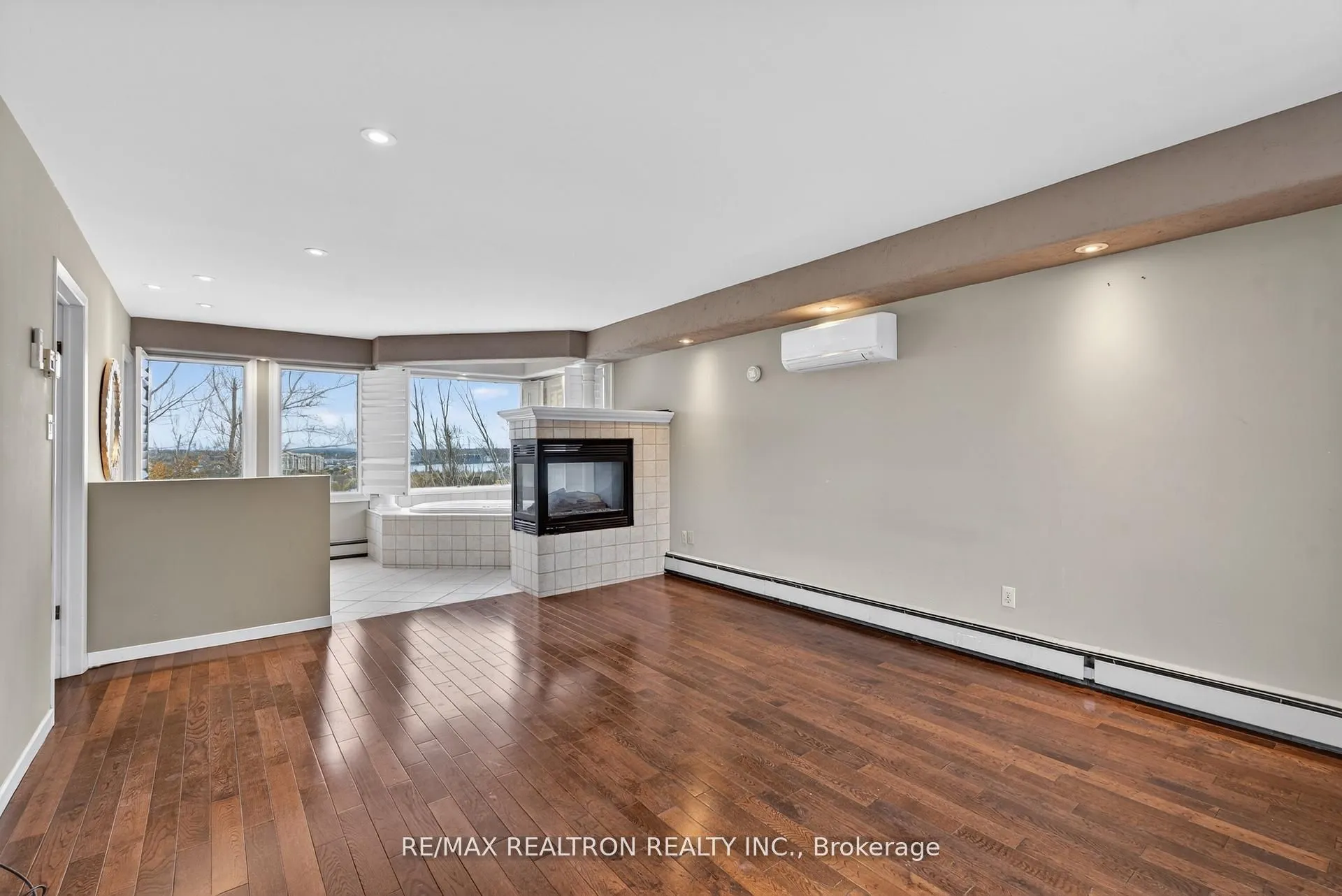 18 Debra Crescent