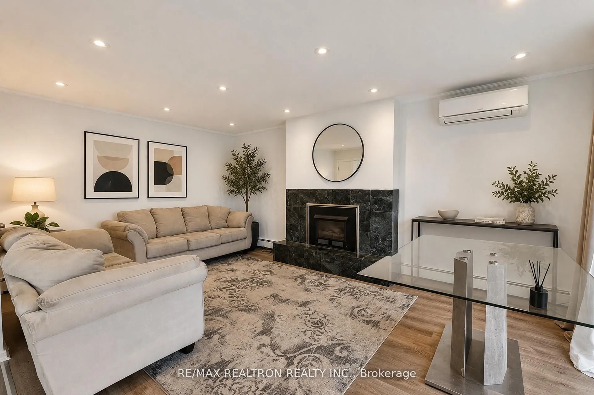 18 Debra Crescent