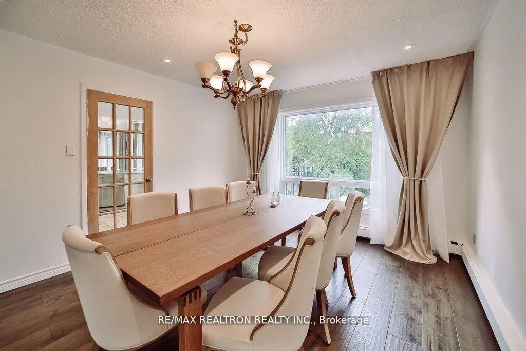 18 Debra Crescent