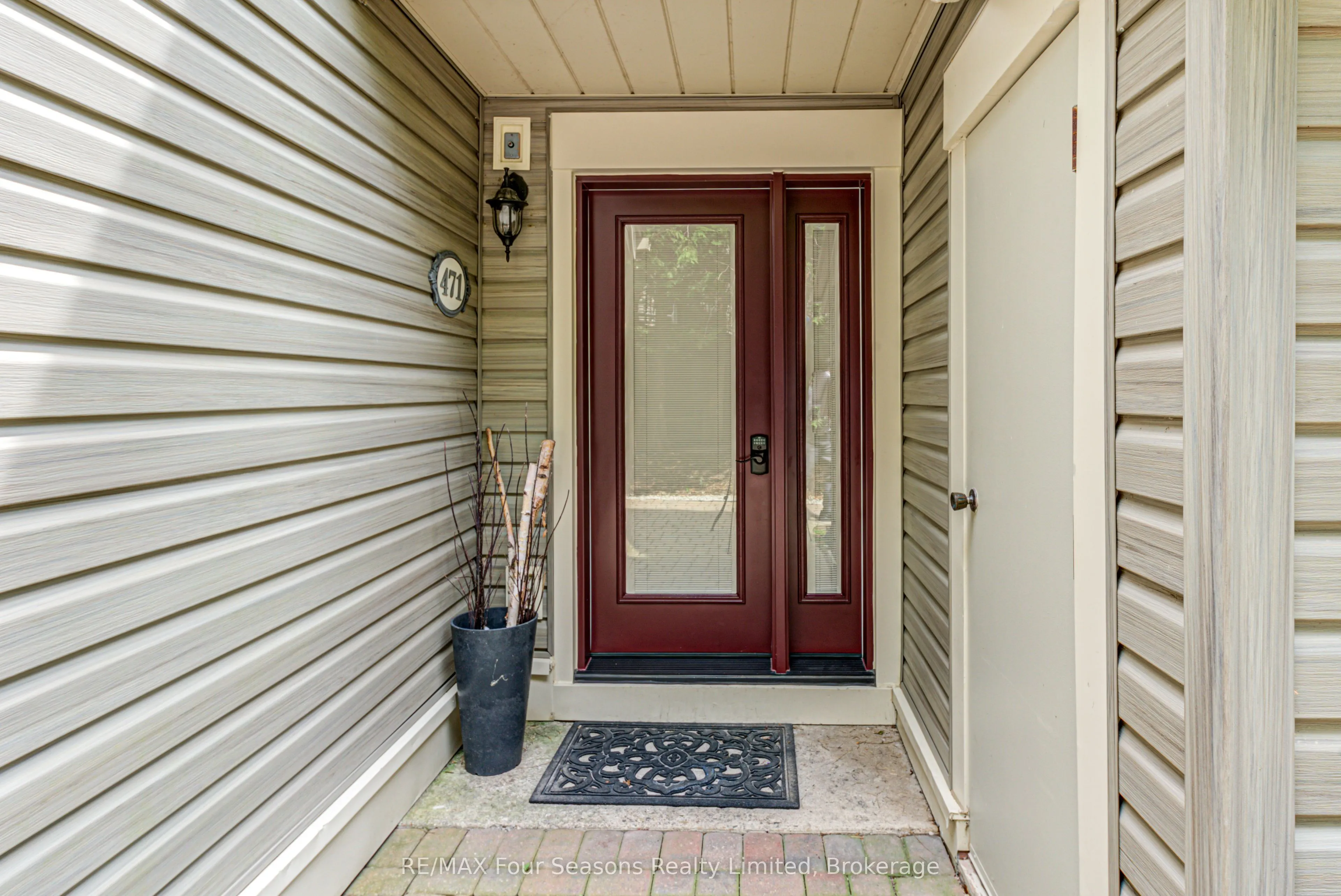 471 Oxbow Crescent #11