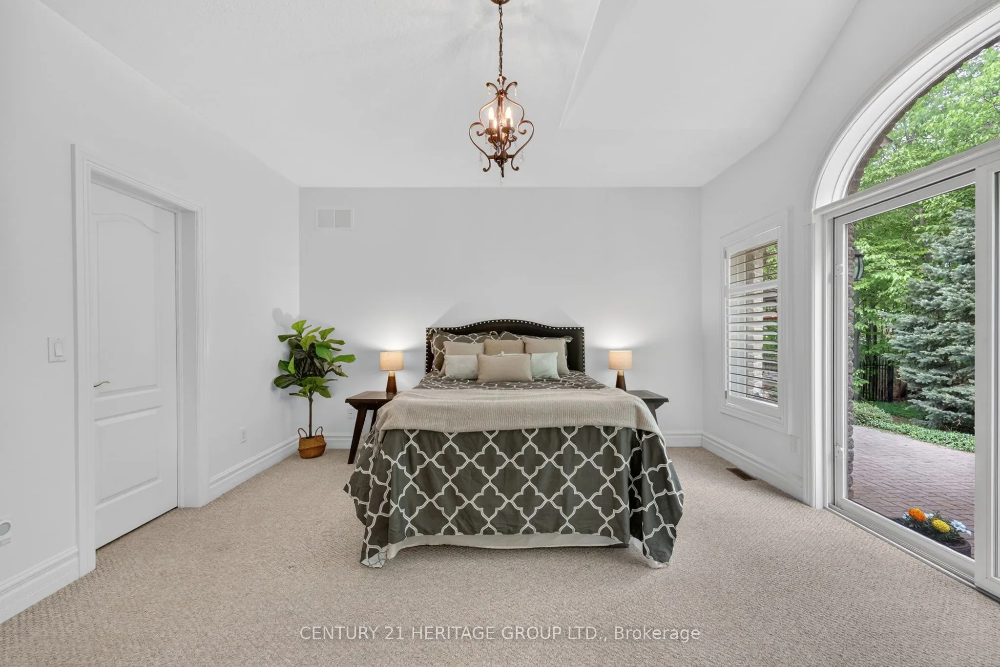 22 Lloyd Cook Drive E