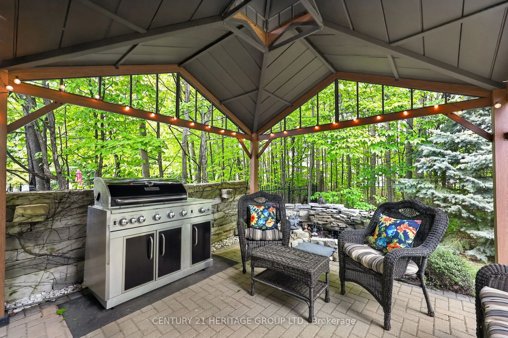 22 Lloyd Cook Drive E
