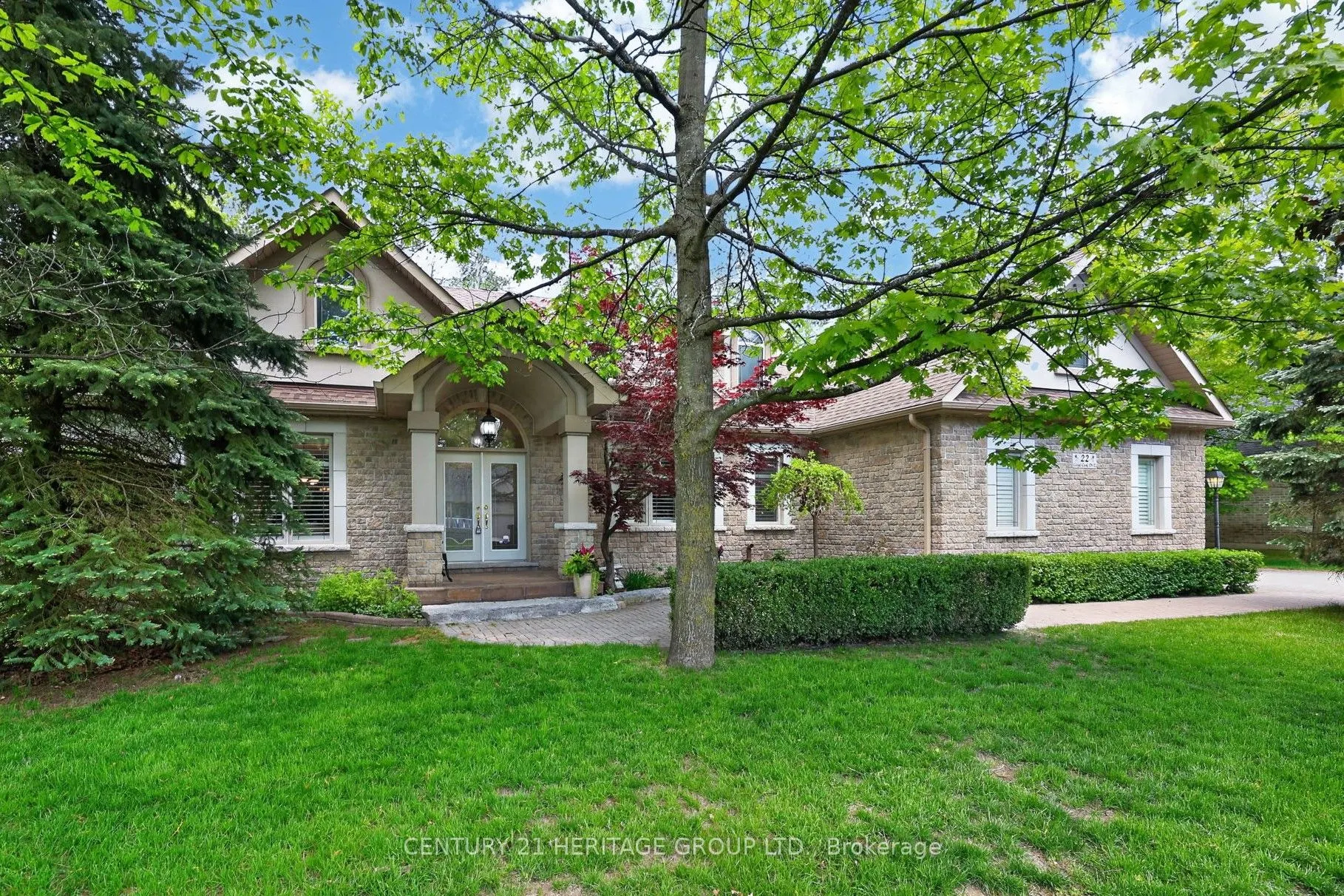 22 Lloyd Cook Drive E