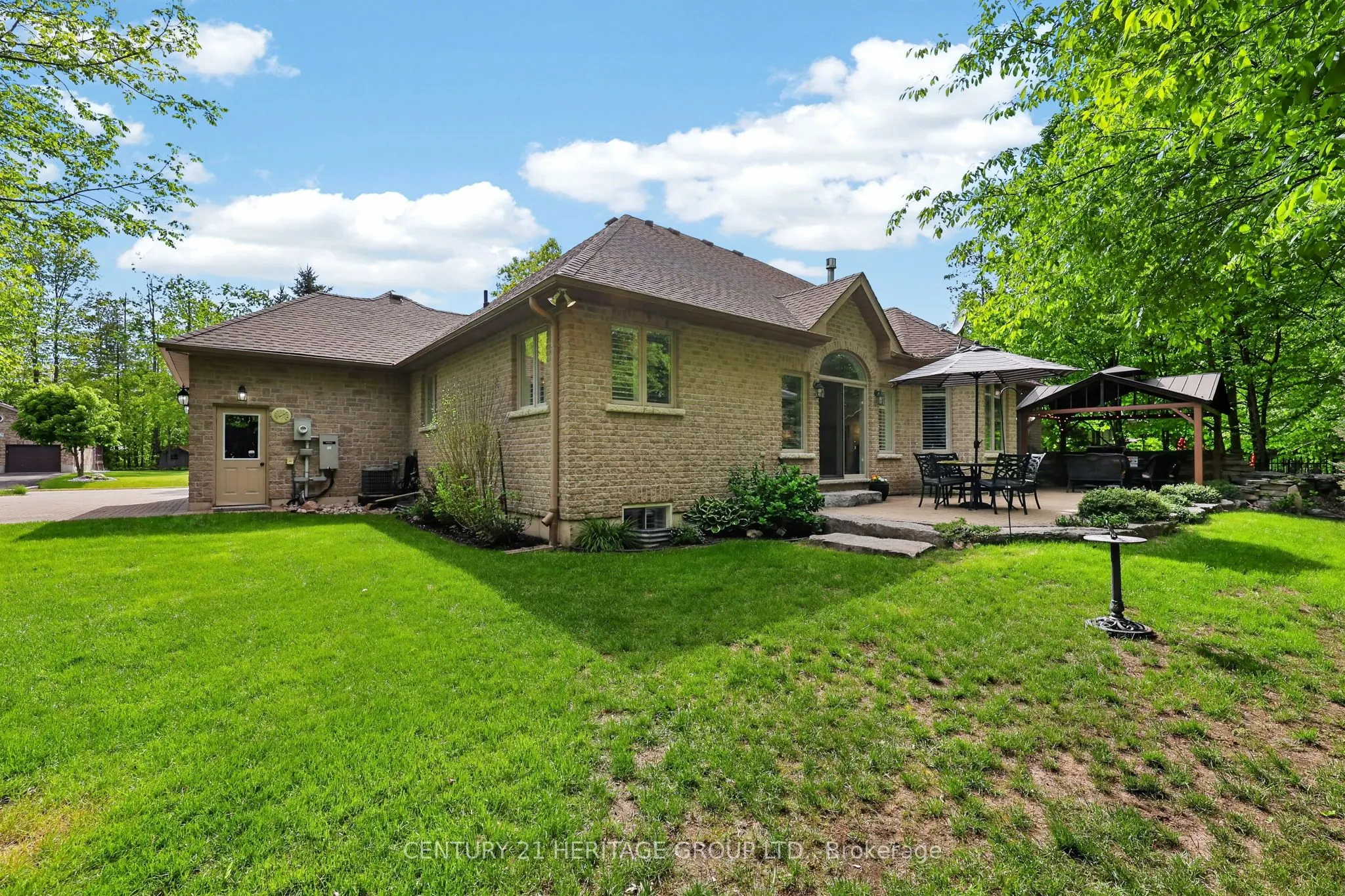 22 Lloyd Cook Drive E