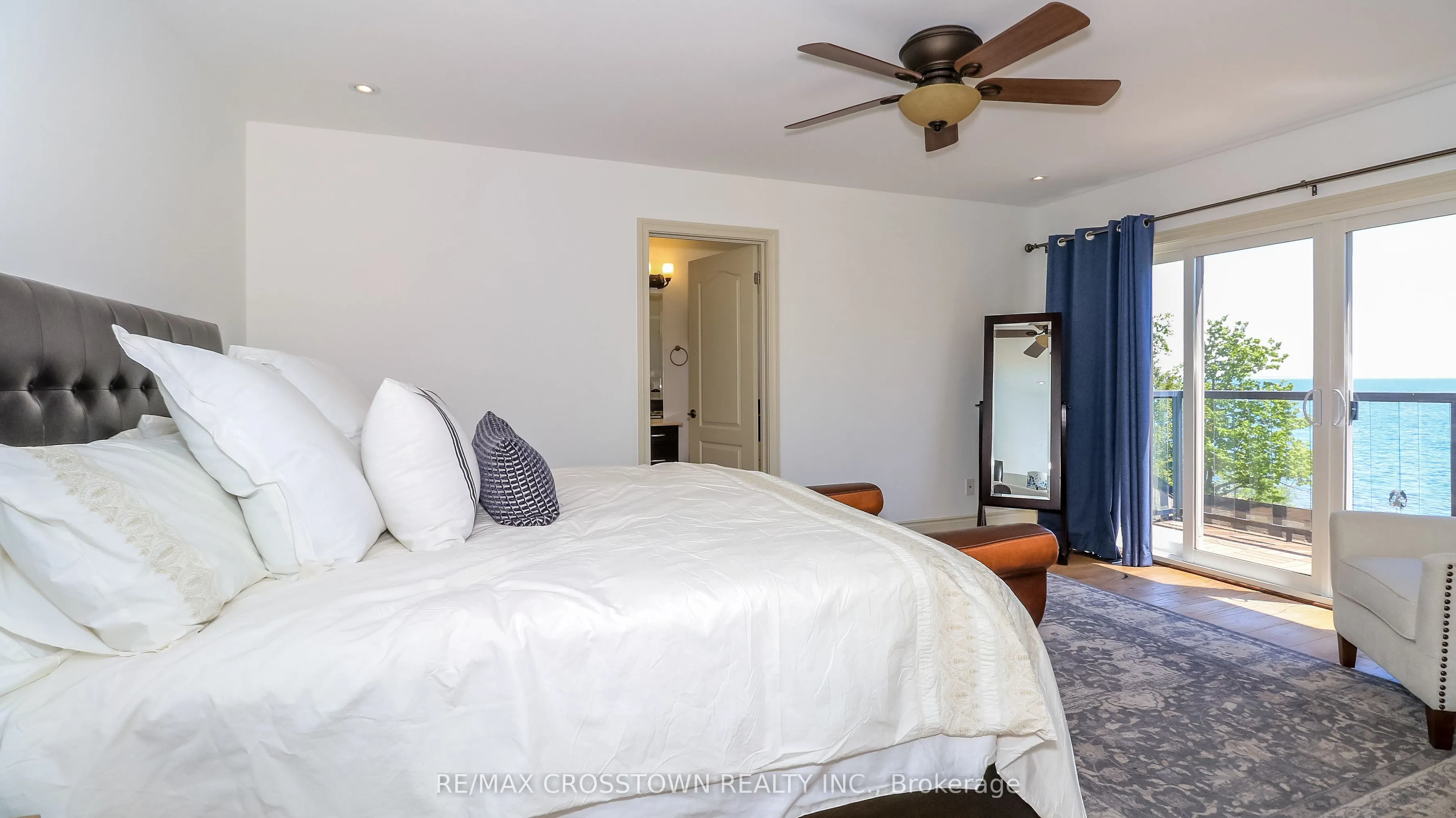 183 Lakeshore Road W